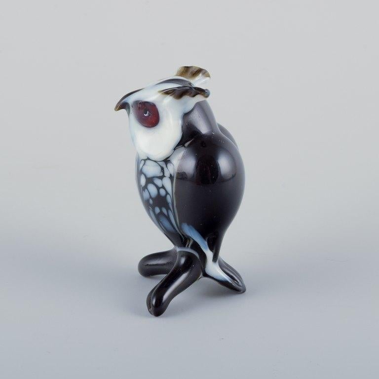 Murano, Italie. The Collective of four miniature glass figurines of owls. en vente 1