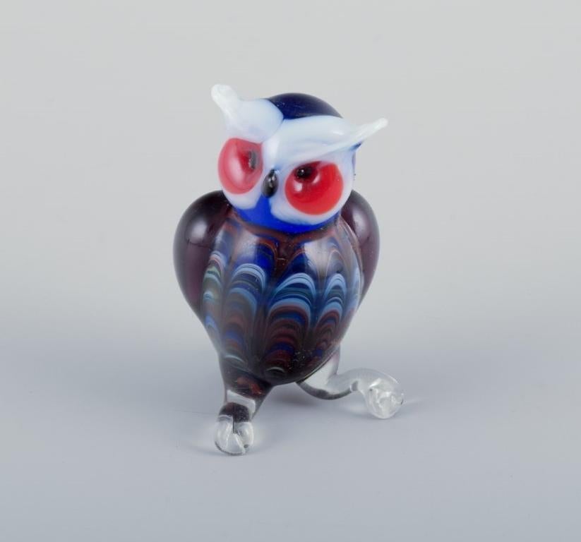 Murano, Italy. Collection of three miniature glass figurines of owls. In Excellent Condition For Sale In Copenhagen, DK