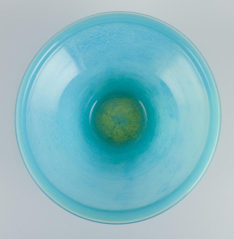 Murano, Italy. Colossal mouth-blown unique glass bowl in turquoise tones. In Excellent Condition For Sale In Copenhagen, DK