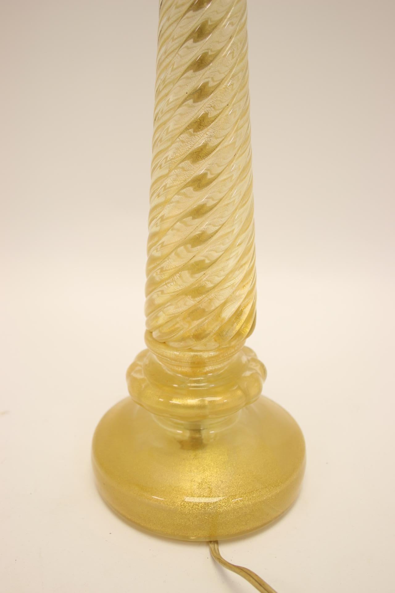 Murano Italy Golden Twisted Lamp In Good Condition For Sale In Oostrum-Venray, NL
