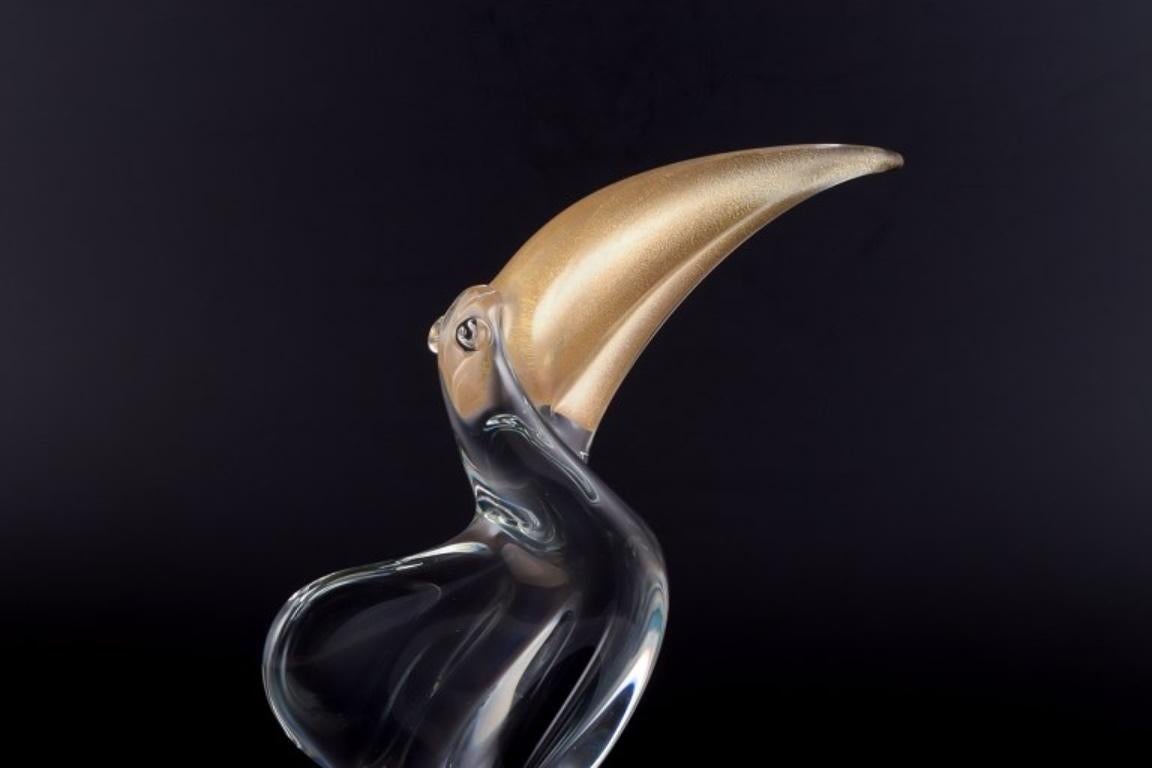 Modern Murano, Italy. Large art glass sculpture of a toucan in clear glass.