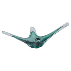 Murano, Italia. Grande ciotola in vetro artistico. Vetro trasparente e verde.