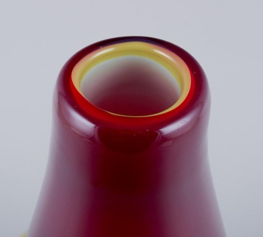 Art Glass Murano, Italy, large mouth-blown spaghetti vase in burgundy art glass. 1970s. For Sale