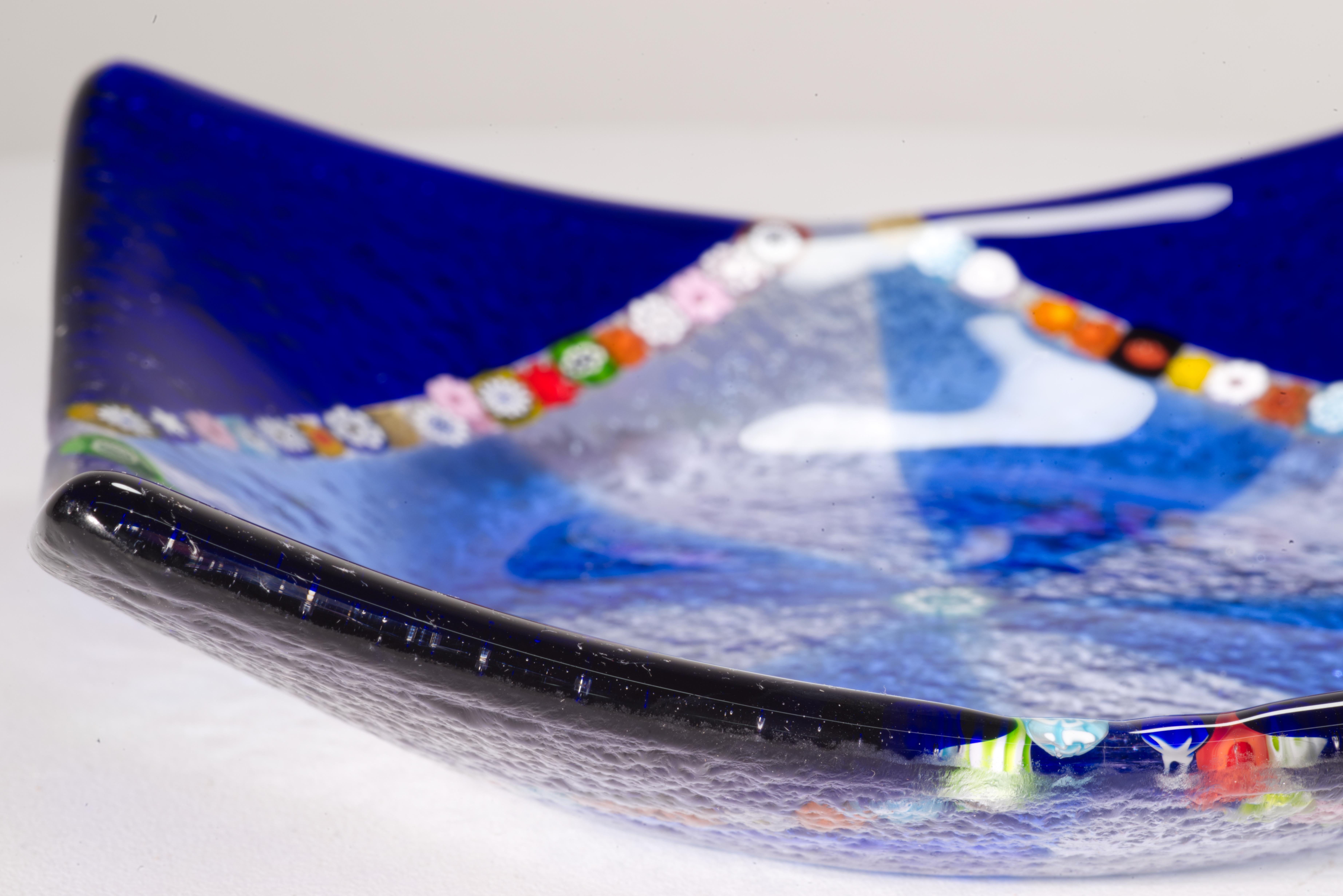 Plateau ou bol carré en verre bleu Millefiori de Murano, Italie Bon état - En vente à Clifton Springs, NY