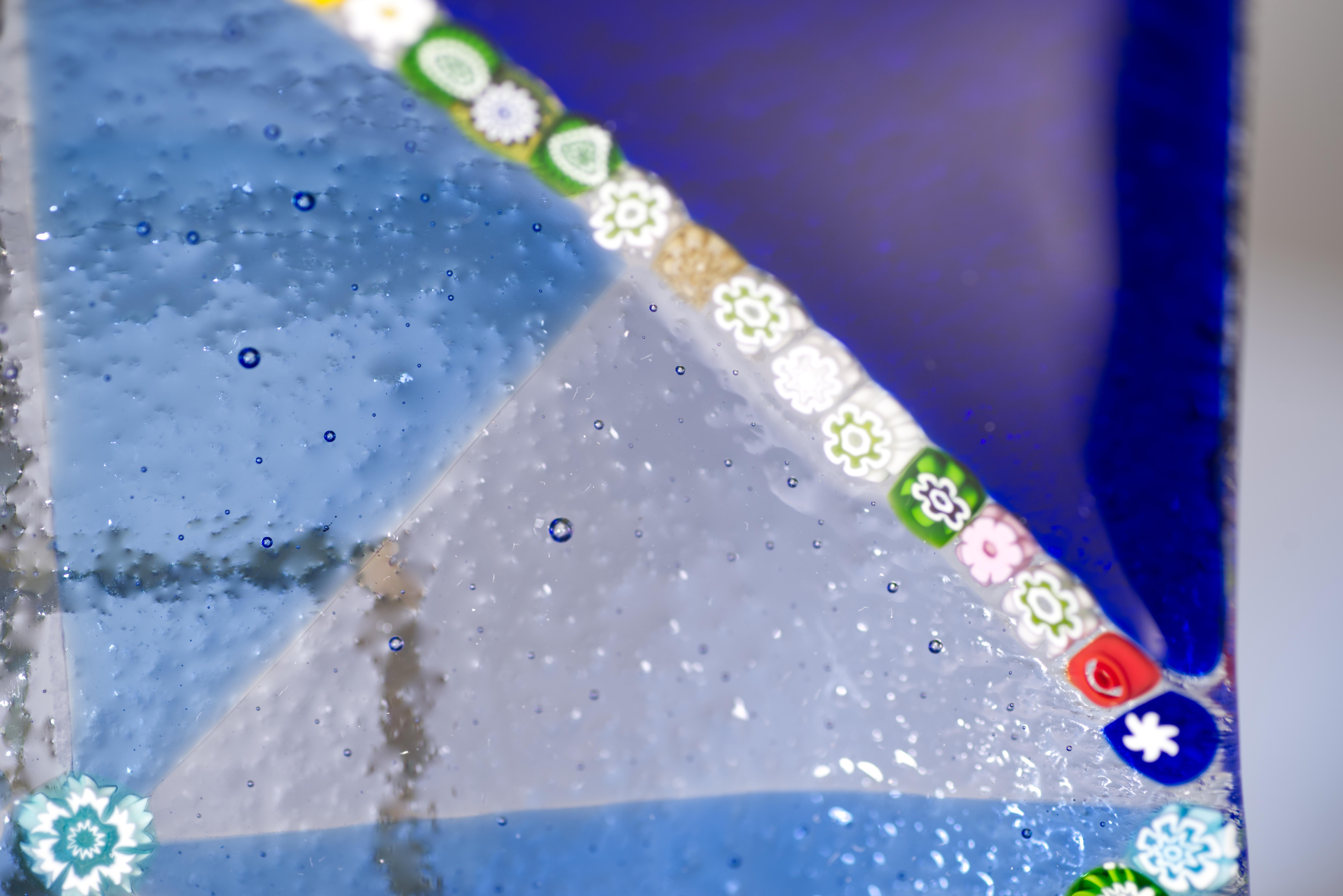 Verre Plateau ou bol carré en verre bleu Millefiori de Murano, Italie en vente
