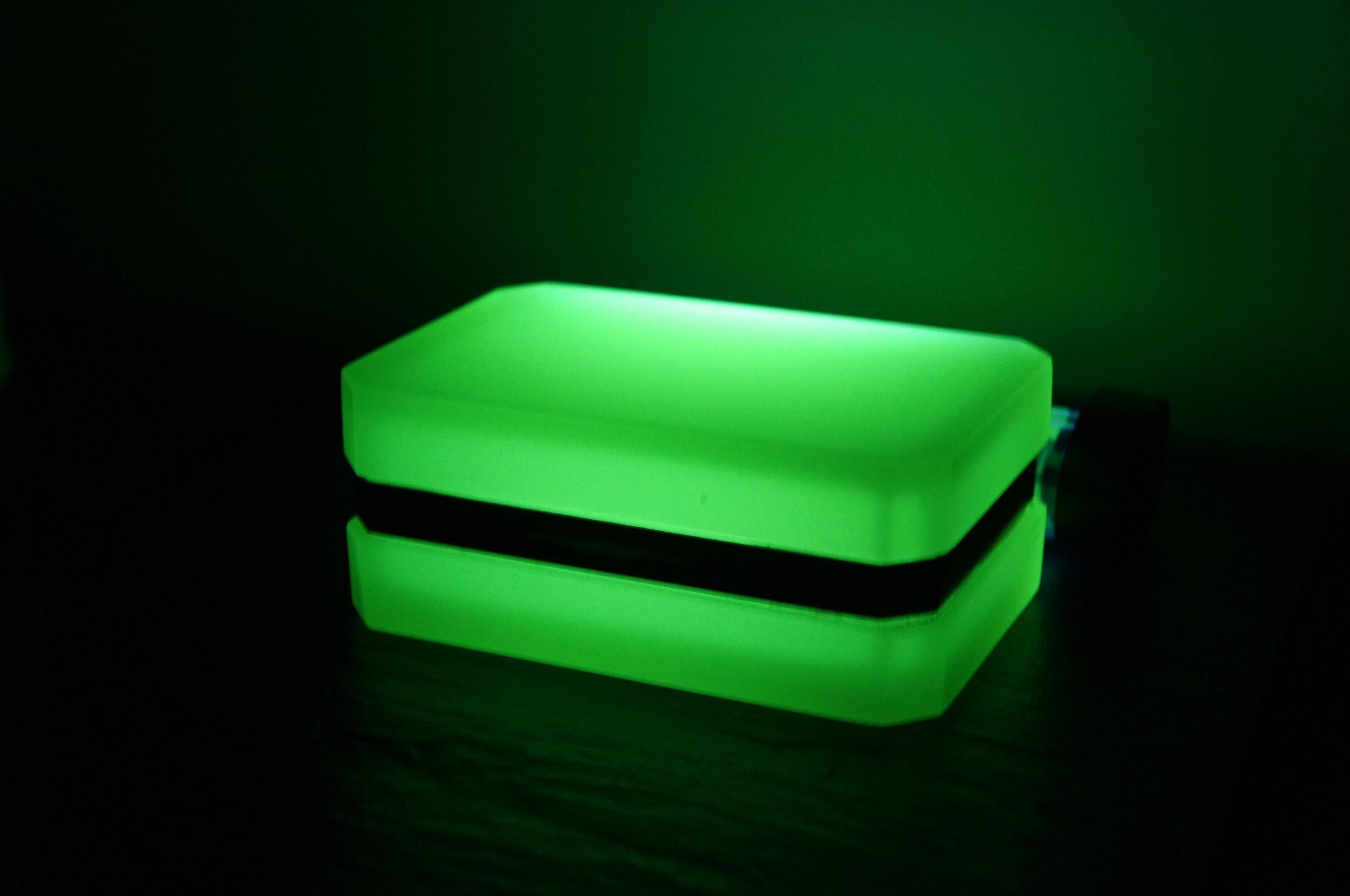 Murano Italy Opaline Uranium Vaseline Green Glow Glass Trinket Box Casket 7