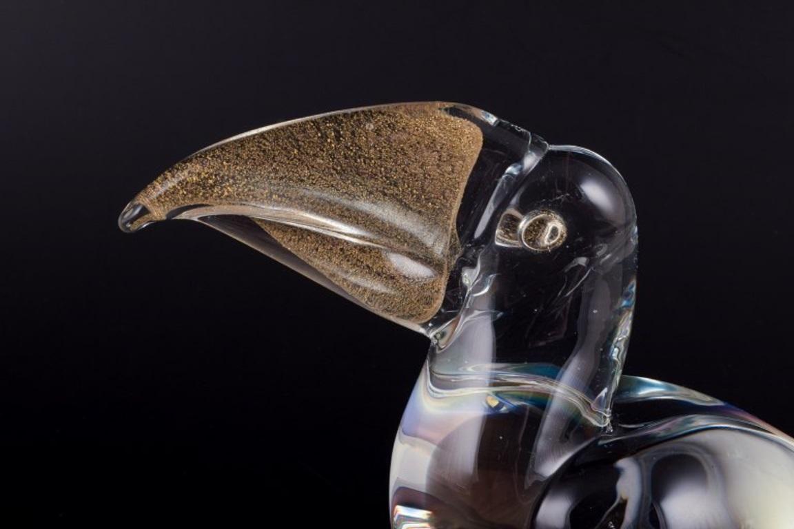 Italian Murano, Italy. Small art glass sculpture of a toucan in clear glass.