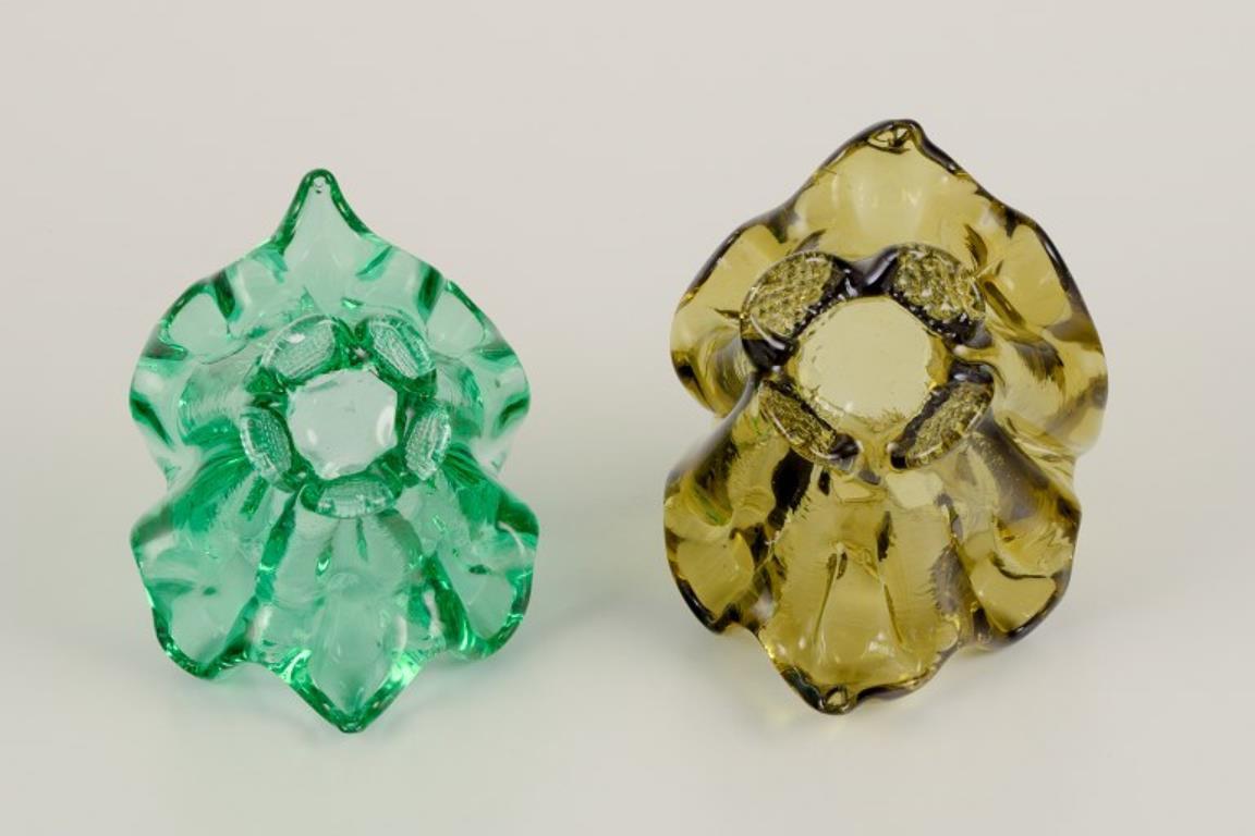 Murano, Italie. Deux paniers en verre d'art. Verre soufflé à la bouche dans des teintes vertes. en vente 2