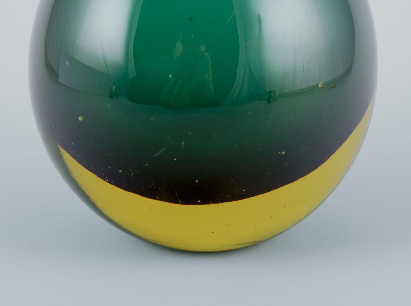 LES PRODUITS D'OCCASION SONT EXEMPTS DE DROITS DE DOUANE POUR LES CLIENTS DES ETATS-UNIS, DU ROYAUME-UNI, DE L'AUSTRALIE ET DU CANADA.   
PAR CONSÉQUENT, AUCUN DROIT D'IMPORTATION NE SERA APPLICABLE À VOTRE ACHAT. 

Murano, Italie.
Vase en verre