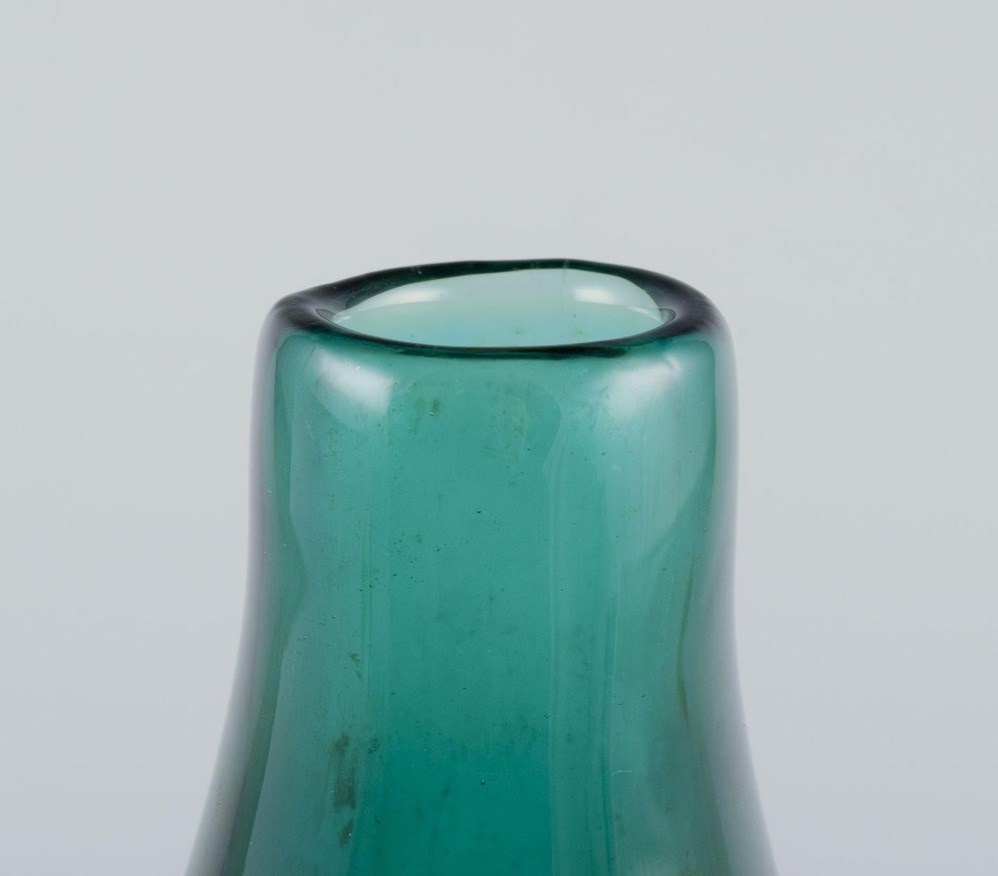 Moderne Murano, Italie. Vase en verre d'art Greene & Greene de forme bulbeuse. Environ 1960 en vente