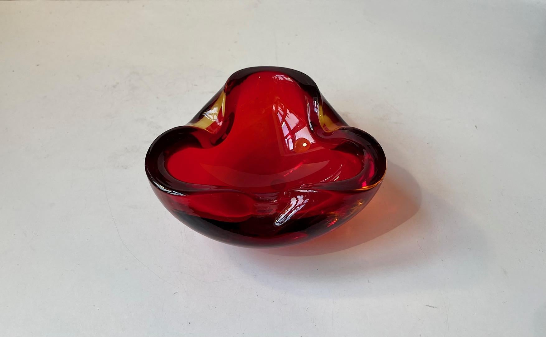 Murano 'Kiss' oder 'Red Lips' Glasaschenbecher, 1970er Jahre, Italien (Italienisch) im Angebot