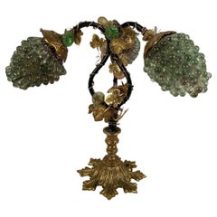 Murano. Lampe à poser en bronze doré, abat-jour en forme de grappes de raisins