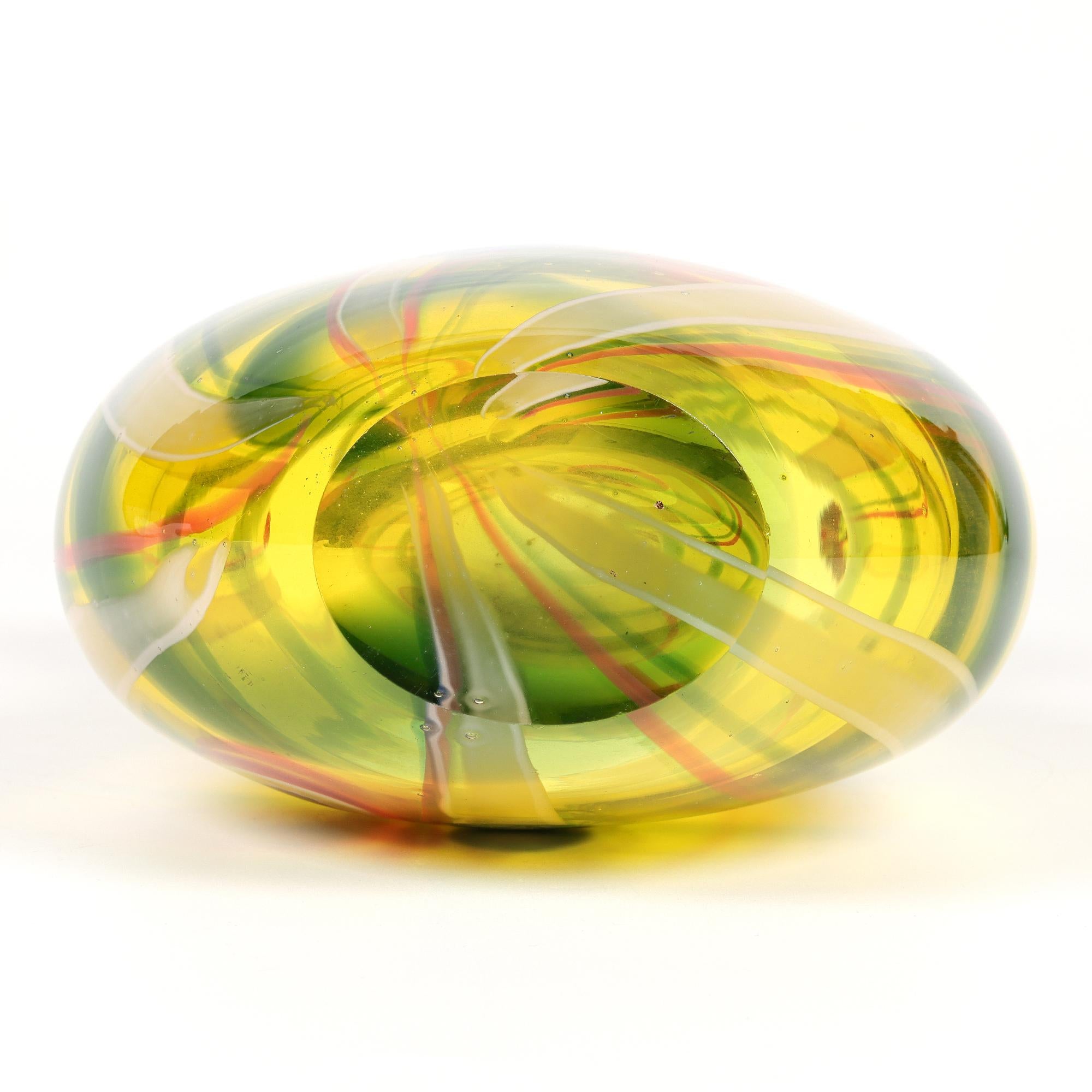 Grand vase en verre d'art jaune de Murano avec murrine et ruban en vente 2