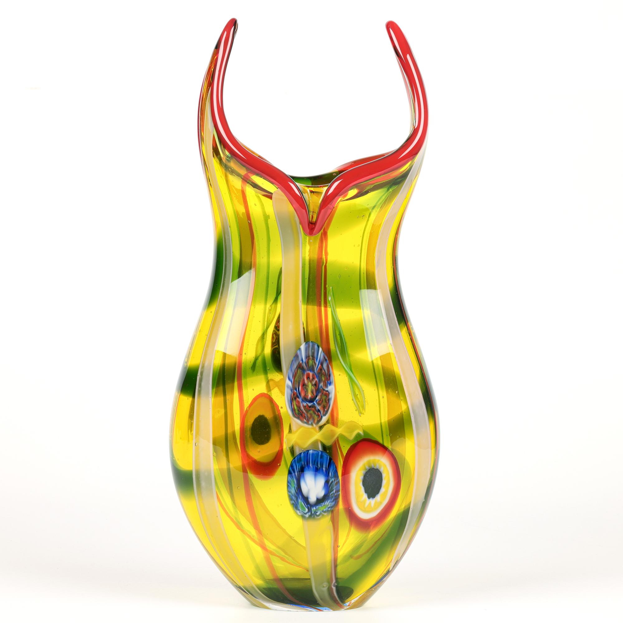 Grand vase en verre d'art jaune de Murano avec murrine et ruban en vente 1