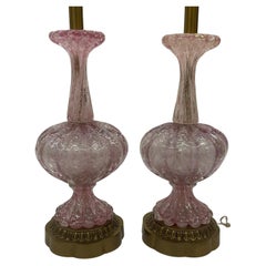 Paire de grandes lampes de Murano en verre irisé soufflé rose avec feuille d'argent