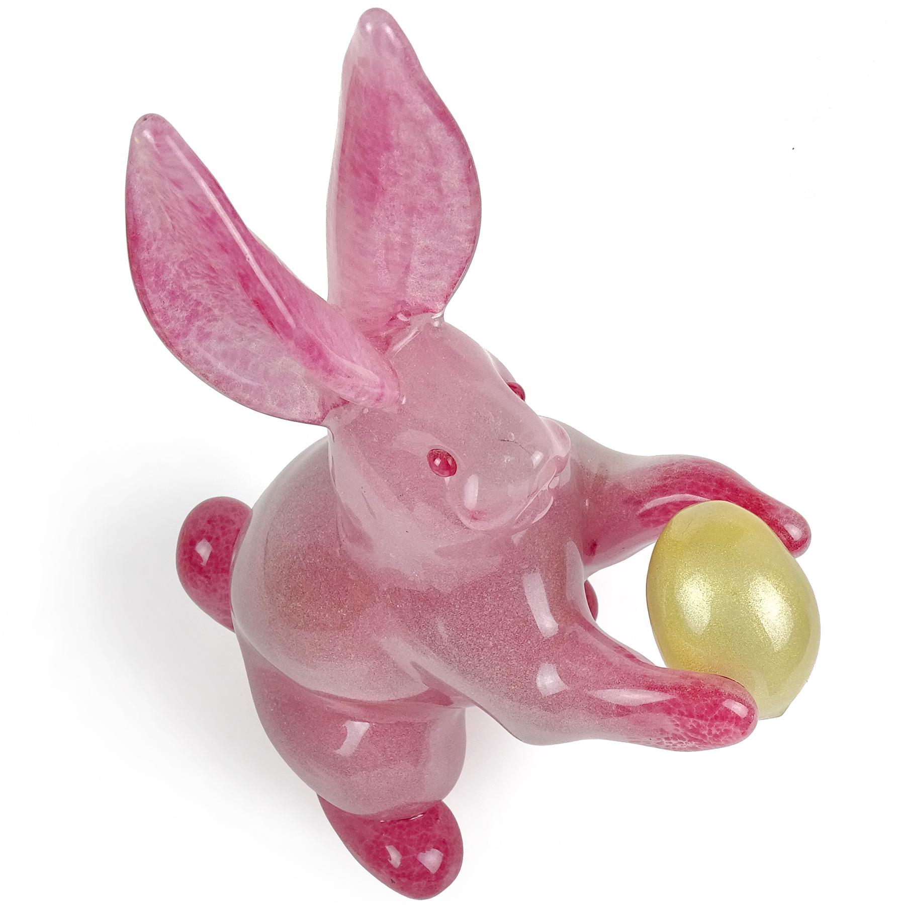 Mid-Century Modern Murano Large Pink Bubbles Bunny Rabbit Gold Leaf Egg Italian Art Glass Sculpture For Sale