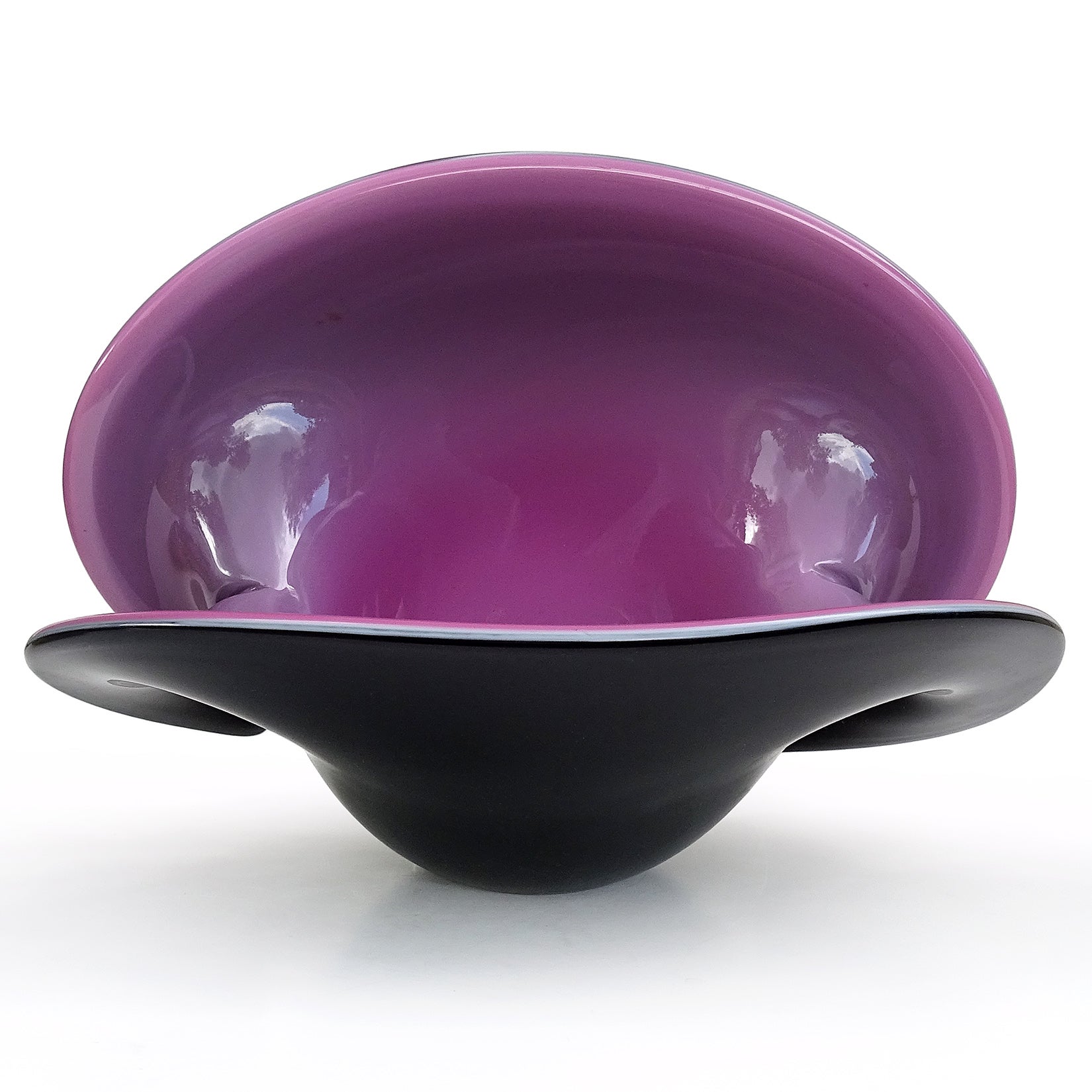 Vaso di vetro artistico italiano di Murano grande, viola e nero, con conchiglia a doppia posizione In condizioni buone in vendita a Kissimmee, FL