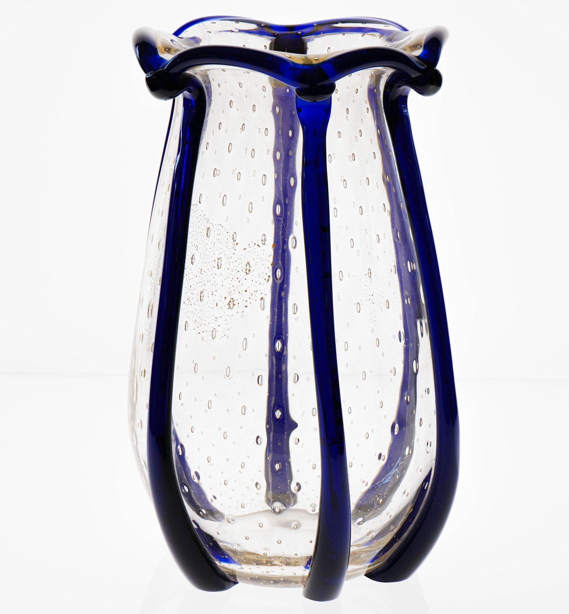 Murano Large Vase with baloton bubbles in gold leaf and Cobalt Blue beads For Sale 7