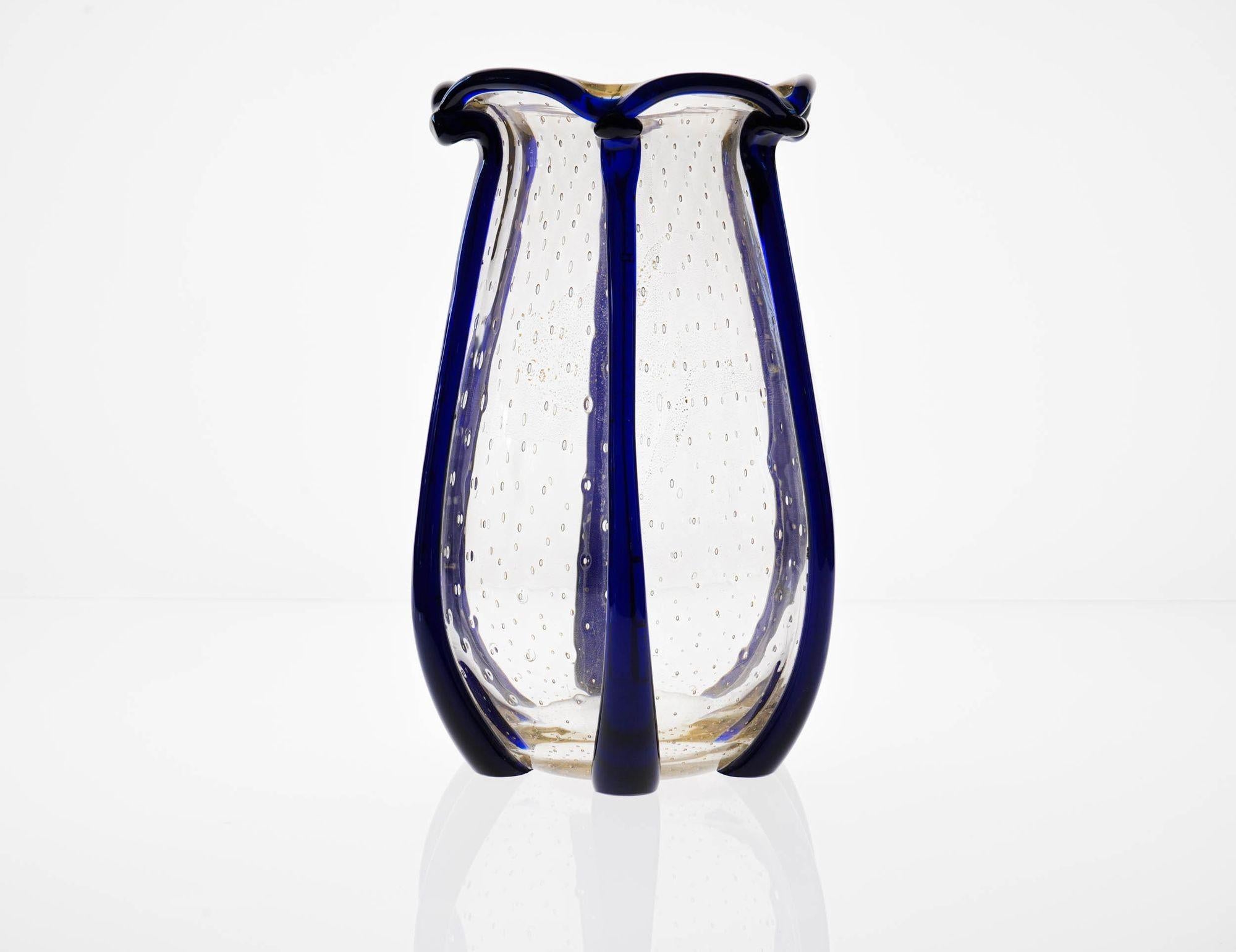 Murano Large Vase with baloton bubbles in gold leaf and Cobalt Blue beads For Sale 11