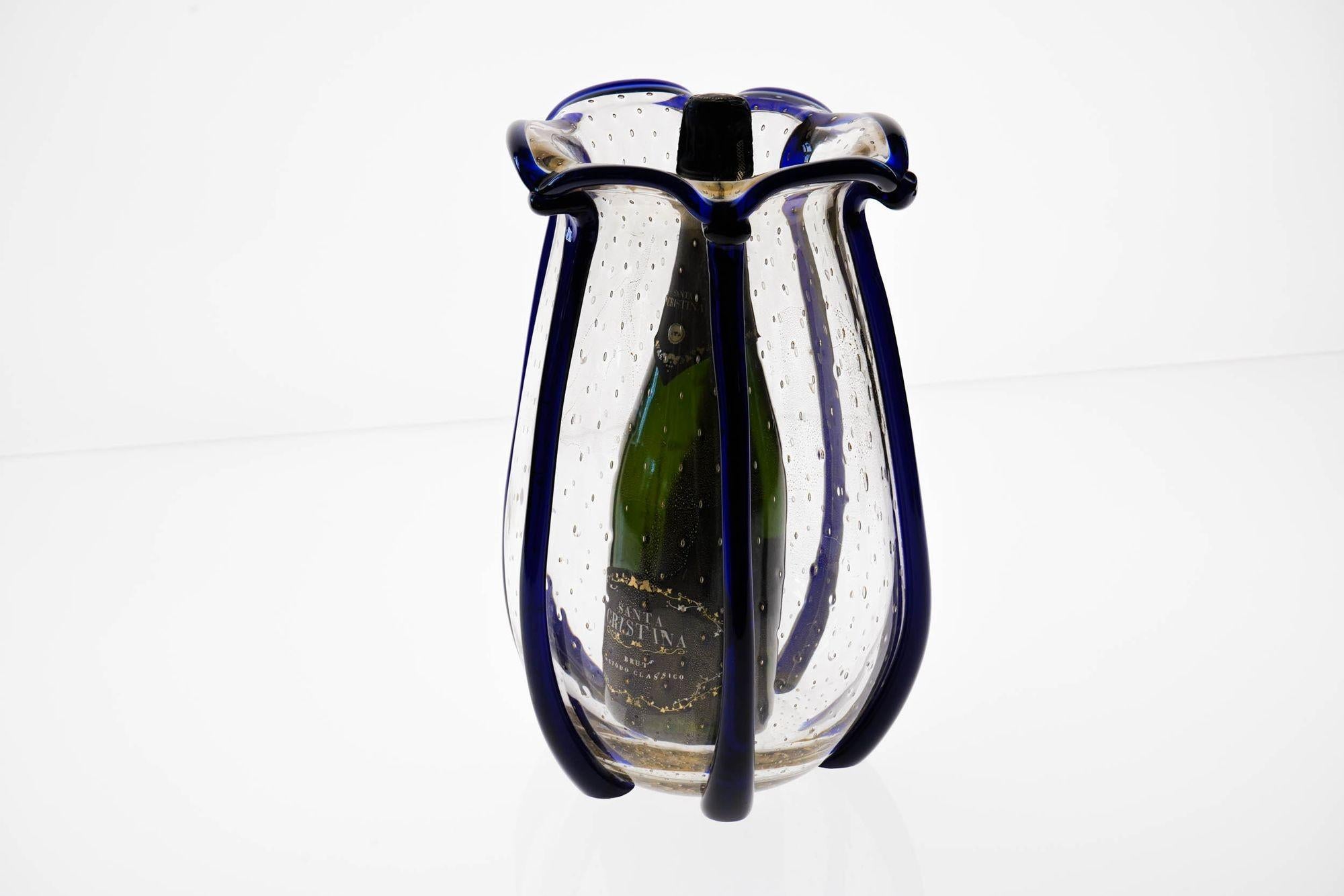 Murano Large Vase with baloton bubbles in gold leaf and Cobalt Blue beads For Sale 12