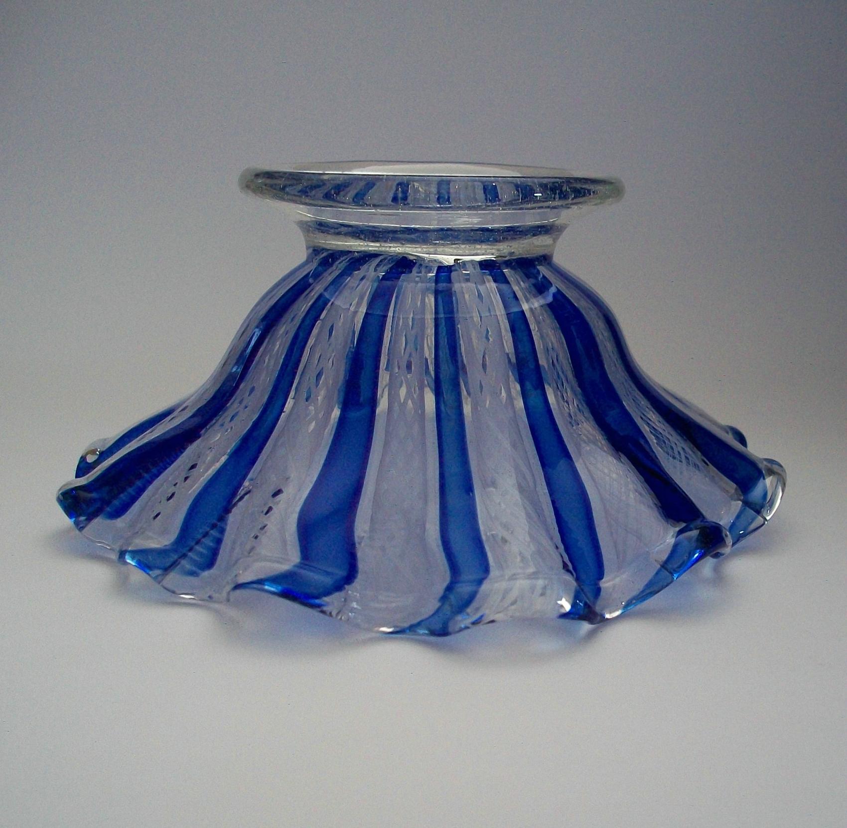 Murano Latticino & Blue Ribbon Footed Bowl - Unsigned - Italy - Mid 20th Century For Sale 2