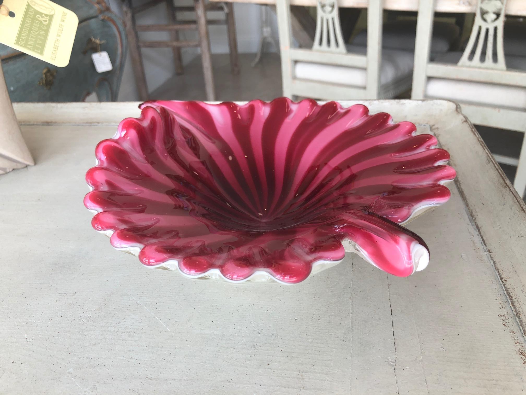 Italian Murano Leaf Bowl Red and Pink Fratelli Toso For Sale