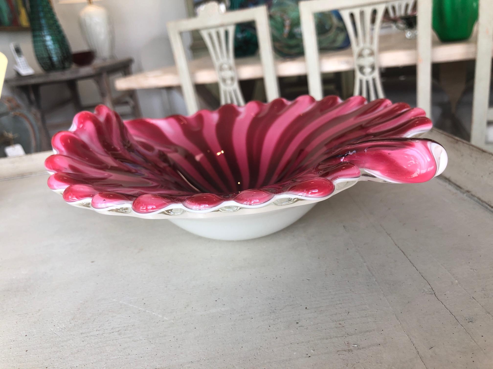 Hand-Crafted Murano Leaf Bowl Red and Pink Fratelli Toso For Sale