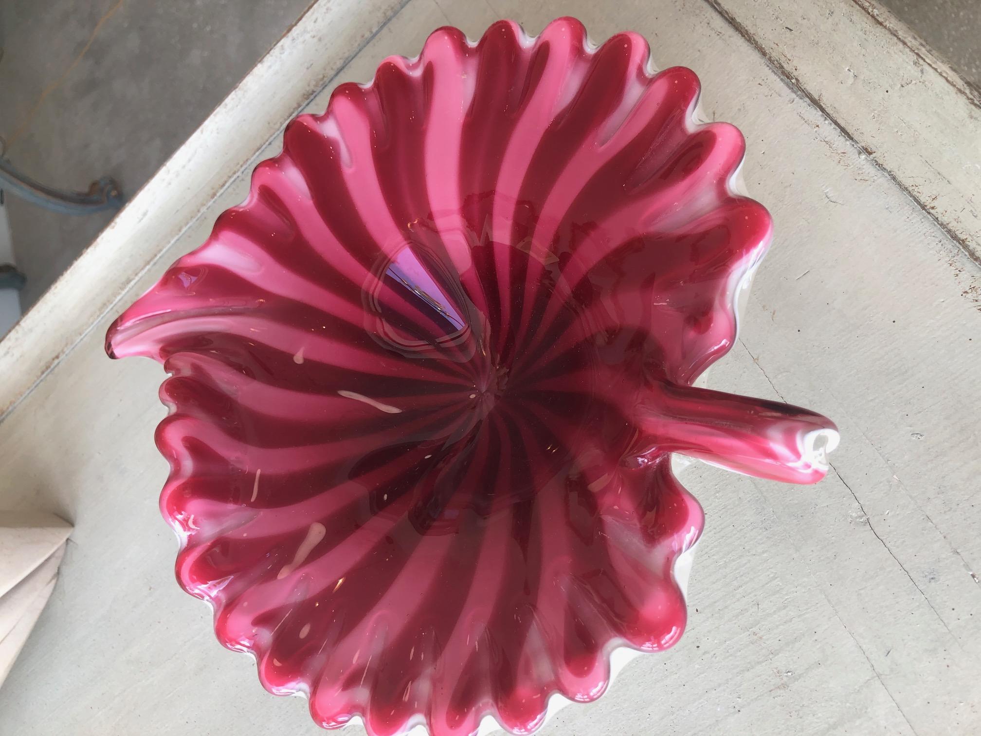 Murano Glass Murano Leaf Bowl Red and Pink Fratelli Toso For Sale