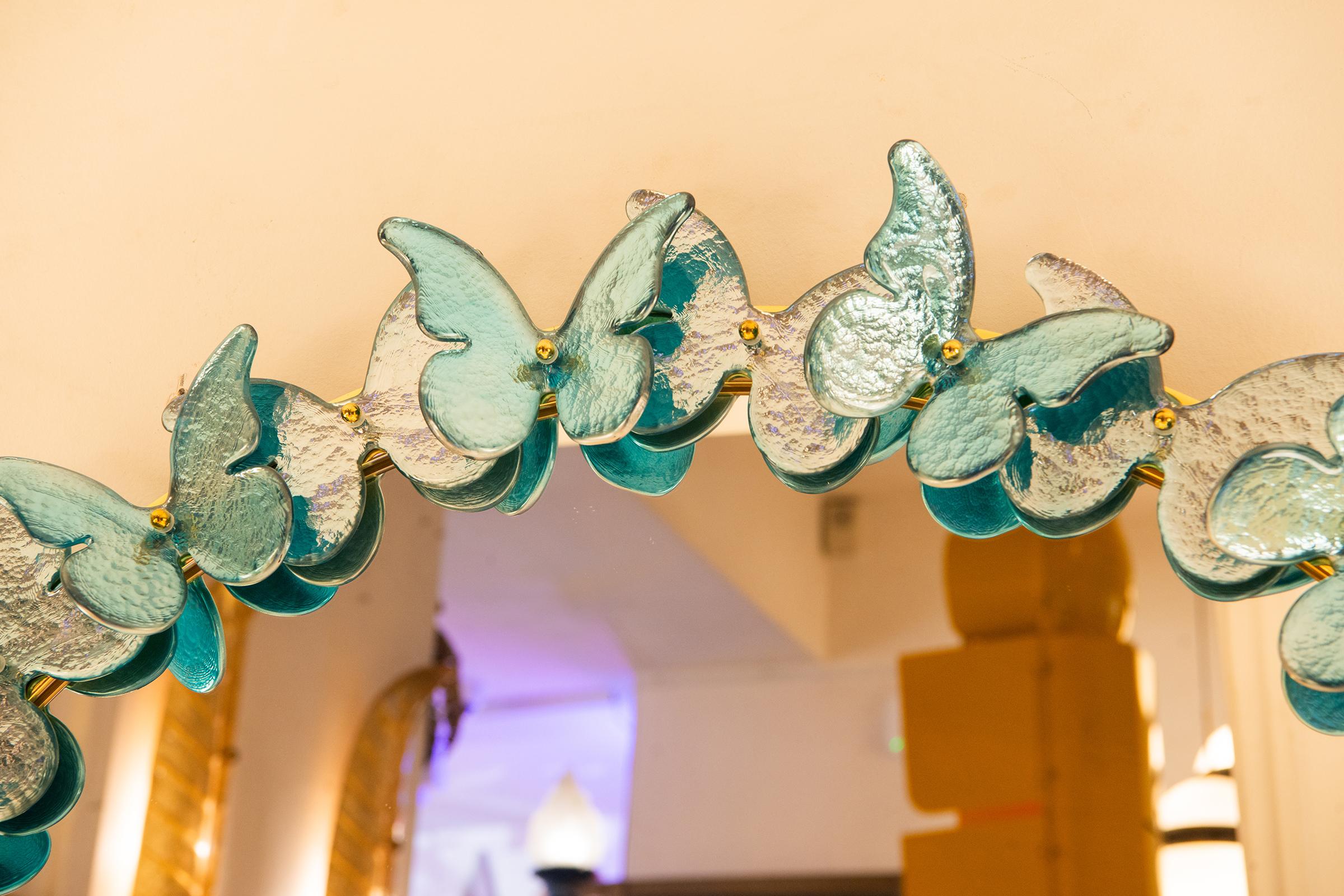 Murano Light Blue Butterflies Mirror In New Condition For Sale In Paris, FR