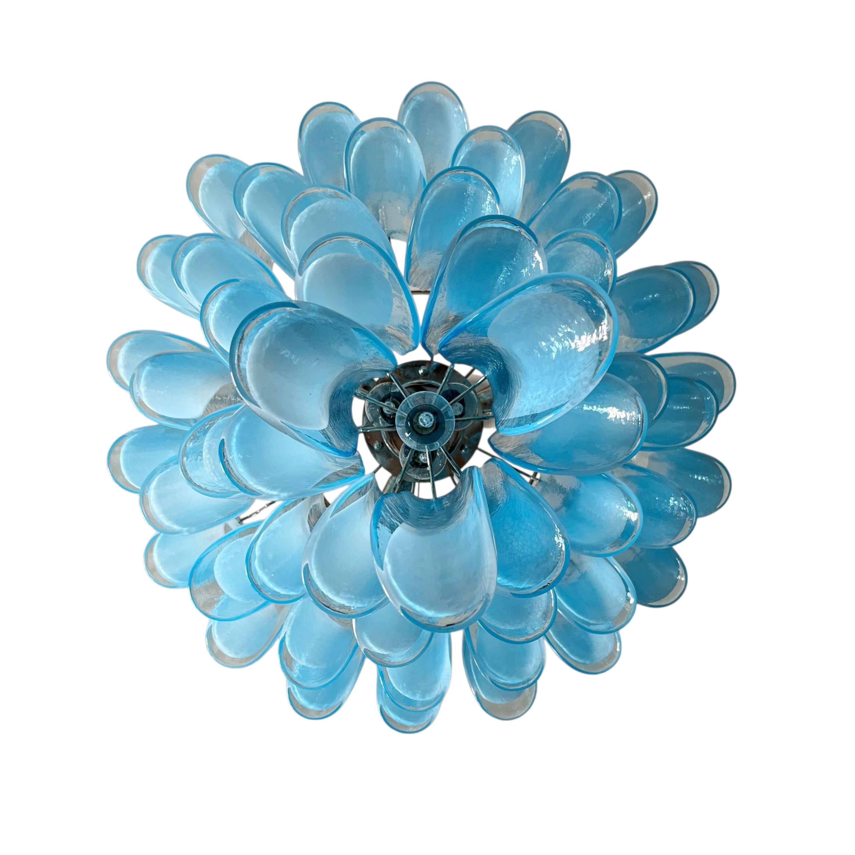 Murano-Kronleuchter aus hellblauem Opalglas, 80 mundgeblasene Hängeleuchten im Angebot 3