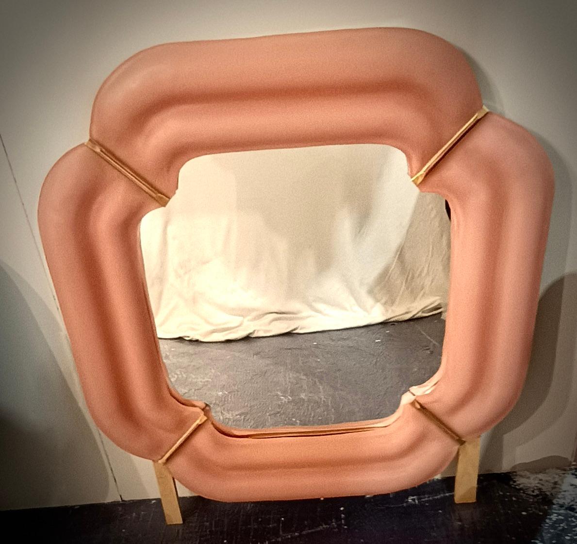 Specchio da parete con console di Murano in vetro rosa chiaro e ottone, metà del secolo scorso, 2000 in vendita 1