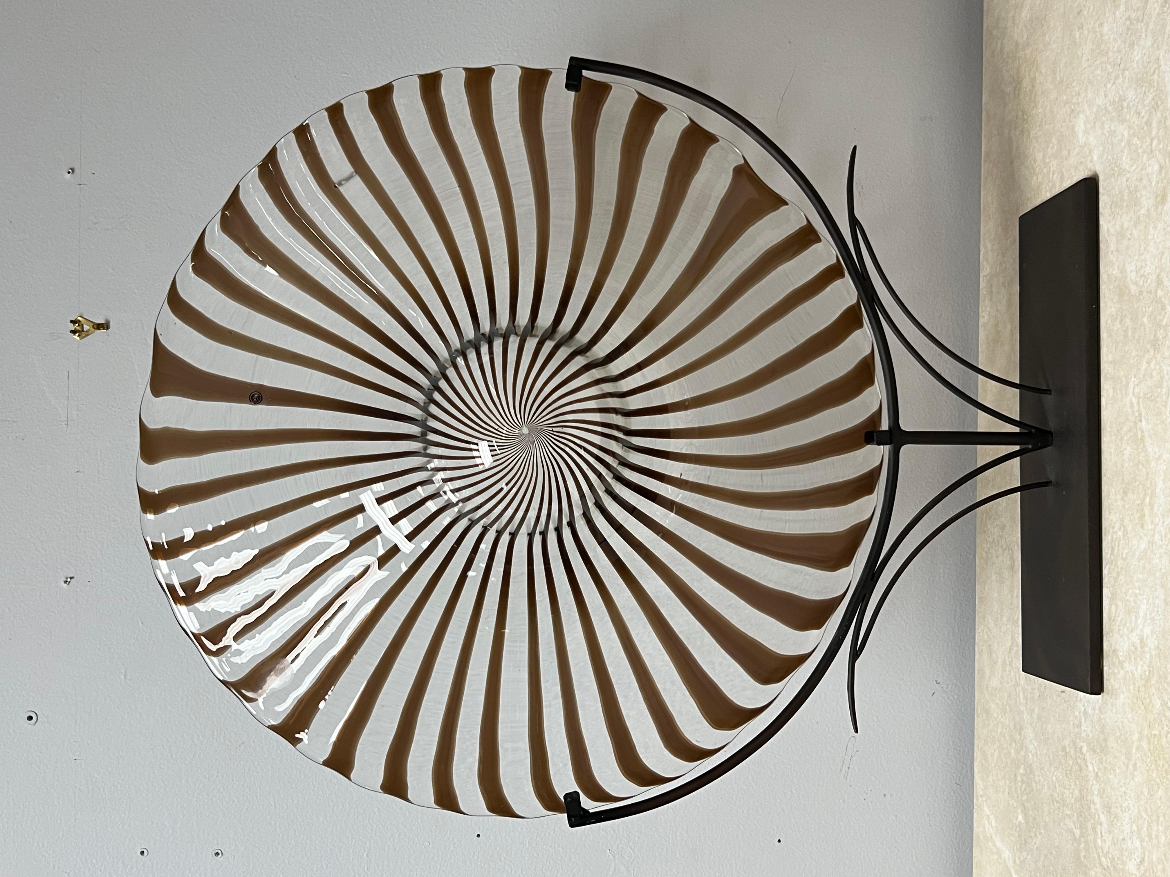 Murano Lino Tagliapietra para La Murina Cuenco grande de vidrio artístico sobre soporte en Excelente Estado en Miami, FL