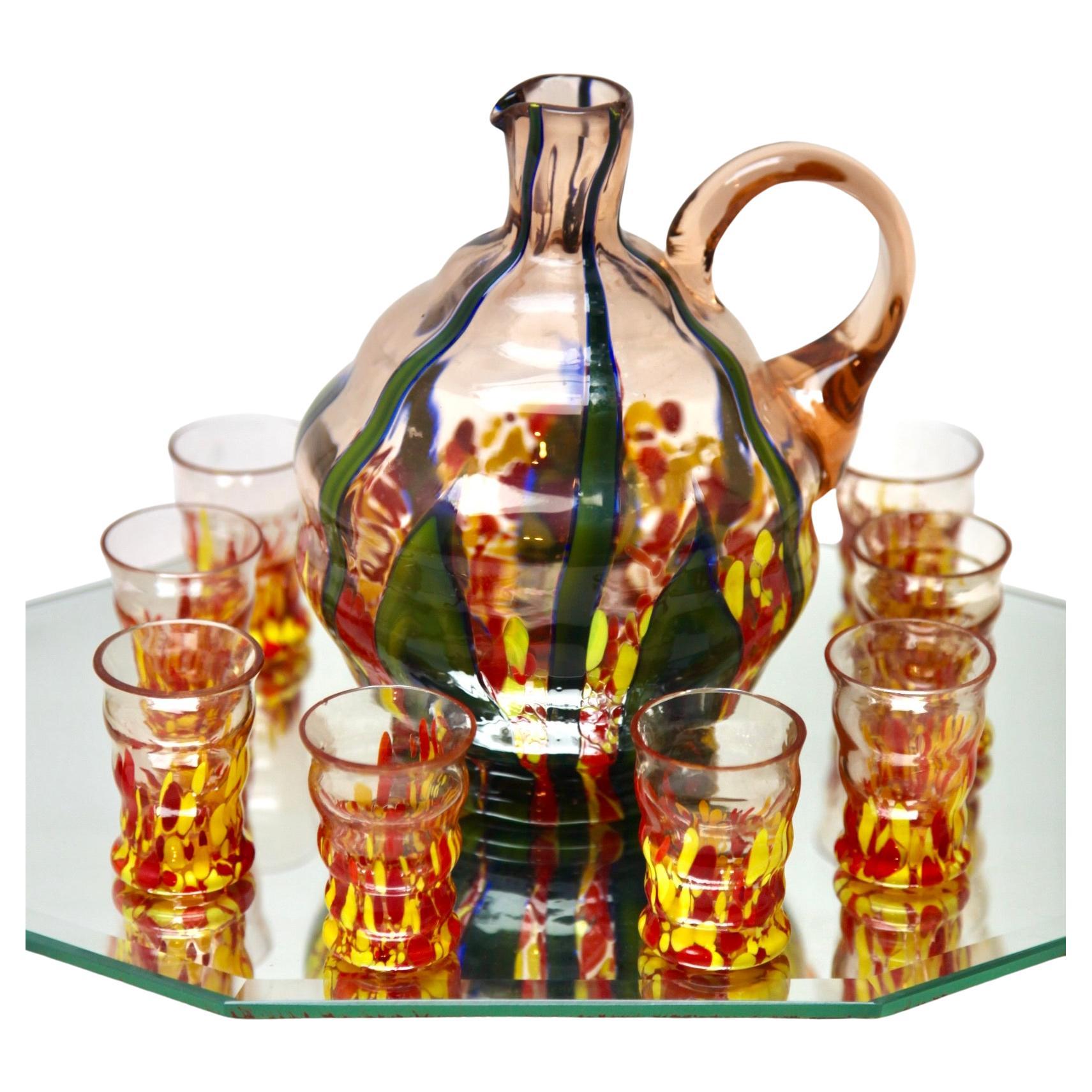 Ensemble de 8 verres à liqueur et carafe de Murano, avec plateau de service, vers 1938