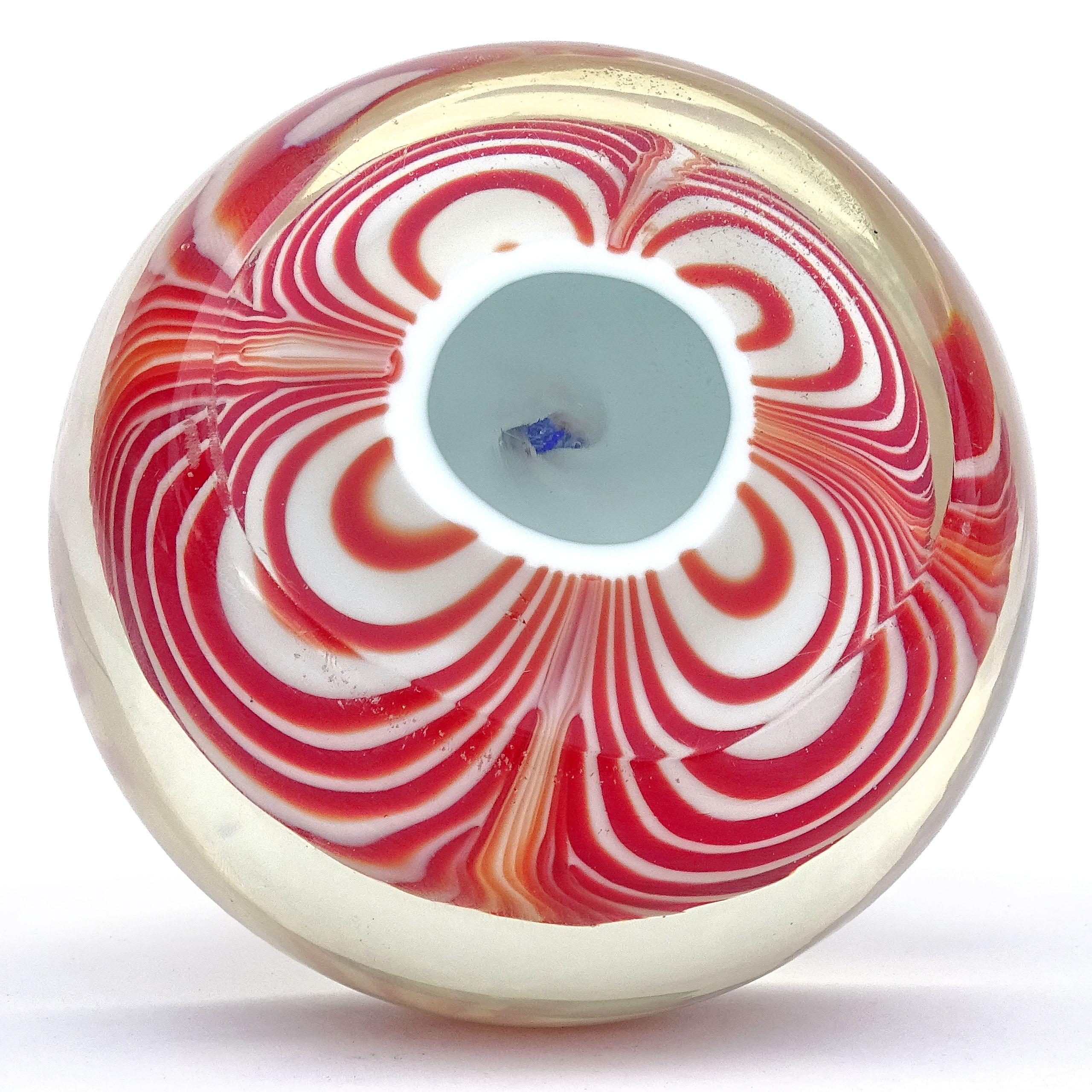 Pisapapeles de cristal artístico italiano Murano Mandala Flor Millefiori Mosaico Remolino Rojo en Bueno estado para la venta en Kissimmee, FL