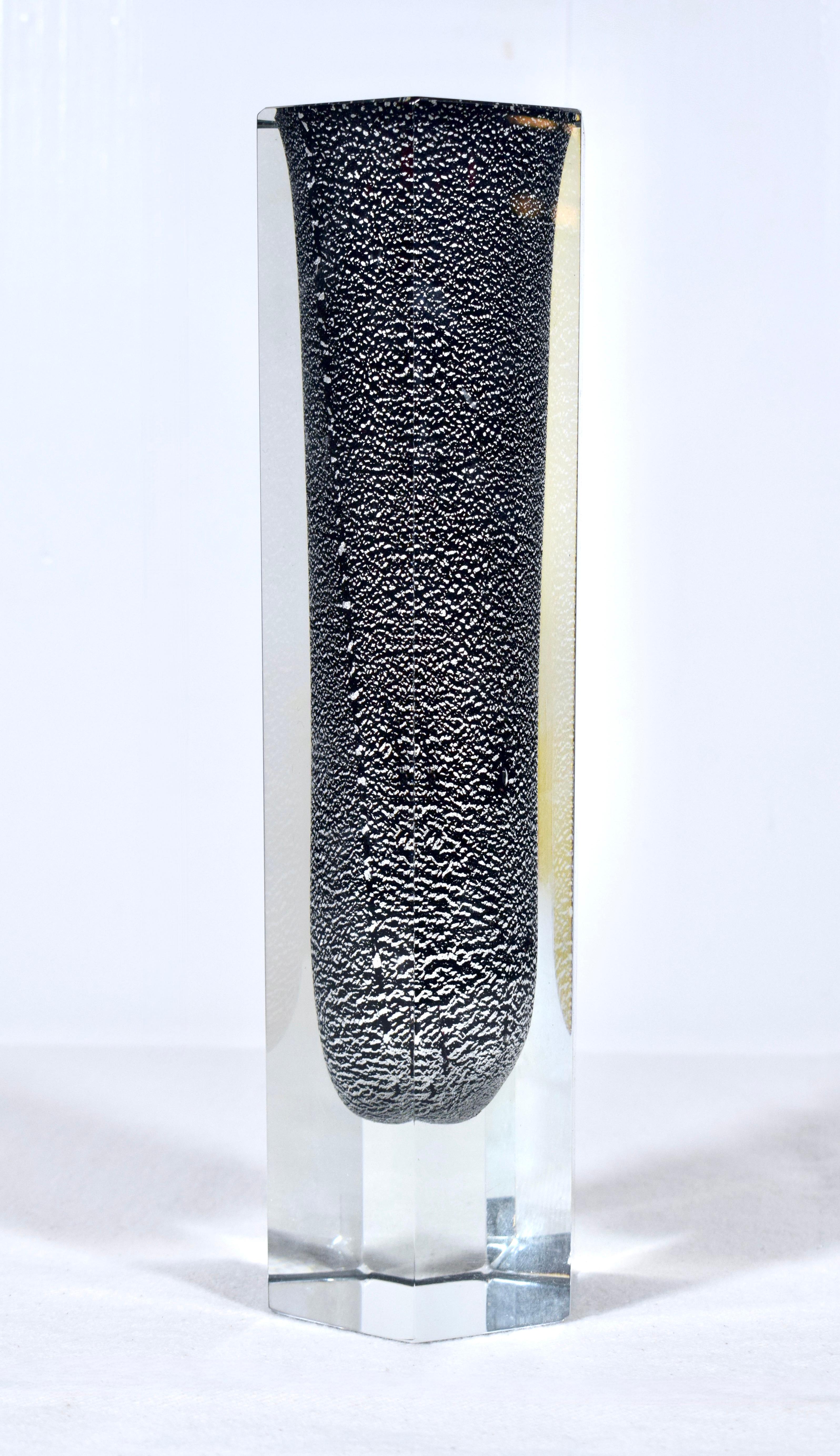Mid-Century moderno Murano Mandruzzato Hexagonal Vase; Cased Clear & Black With Silver Inclusions in vendita