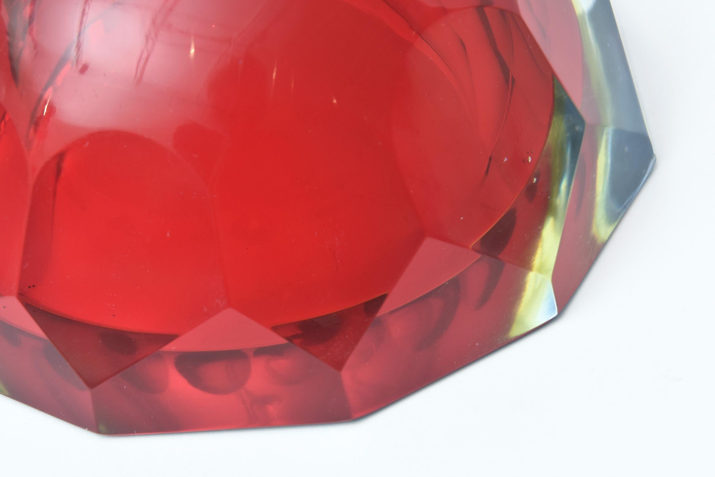 Bol en verre géodique à facettes Murano Mandruzzato Red:: Blue Sommerso Diamond Vintage en vente 1