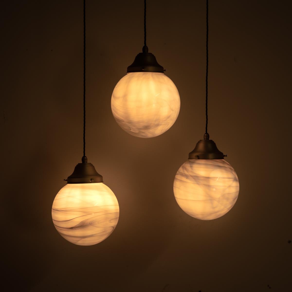Murano Marbled Glass Globes Pendant Lights with Satin Brass Fittings In Good Condition For Sale In Nottingham, GB