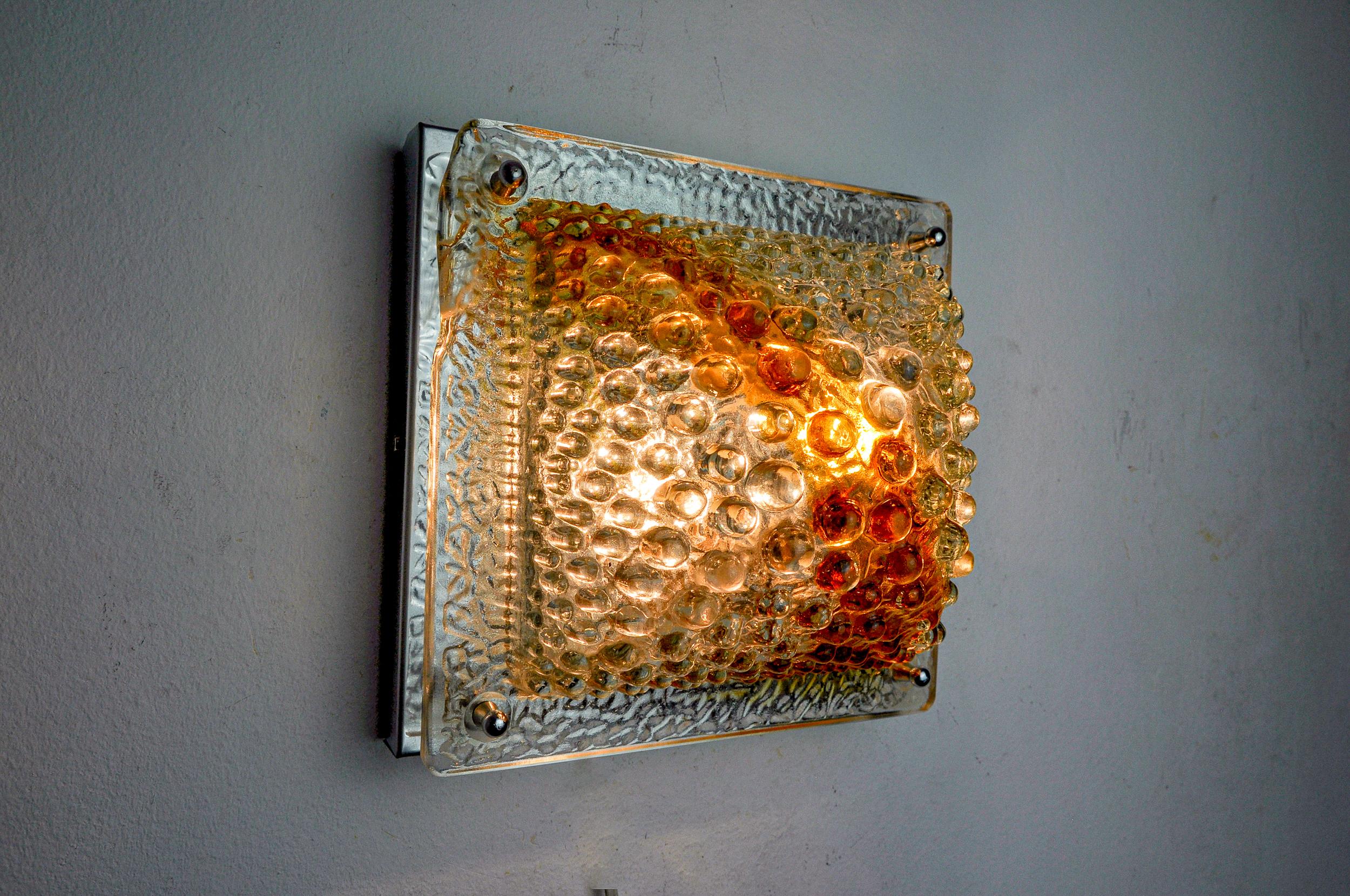 Fine XX secolo Lampada da parete arancione Mazzega Murano, effetto ghiacciolo, Italia, 1970 in vendita