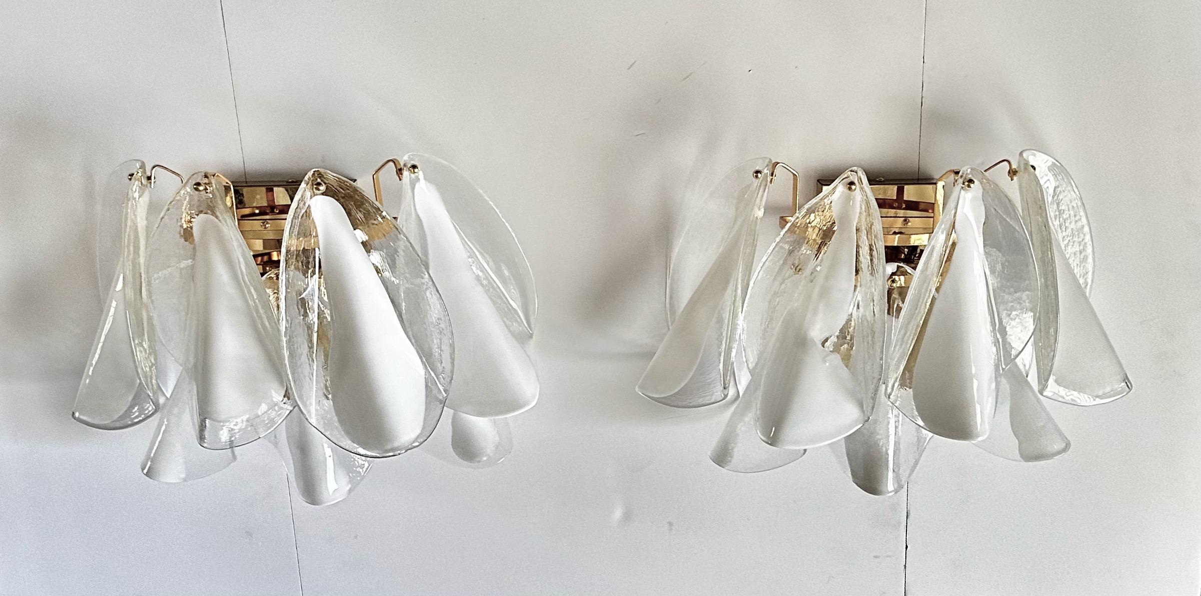 Murano Mazzega White & Clear Glass Wall Sconces In Good Condition For Sale In Palm Springs, CA