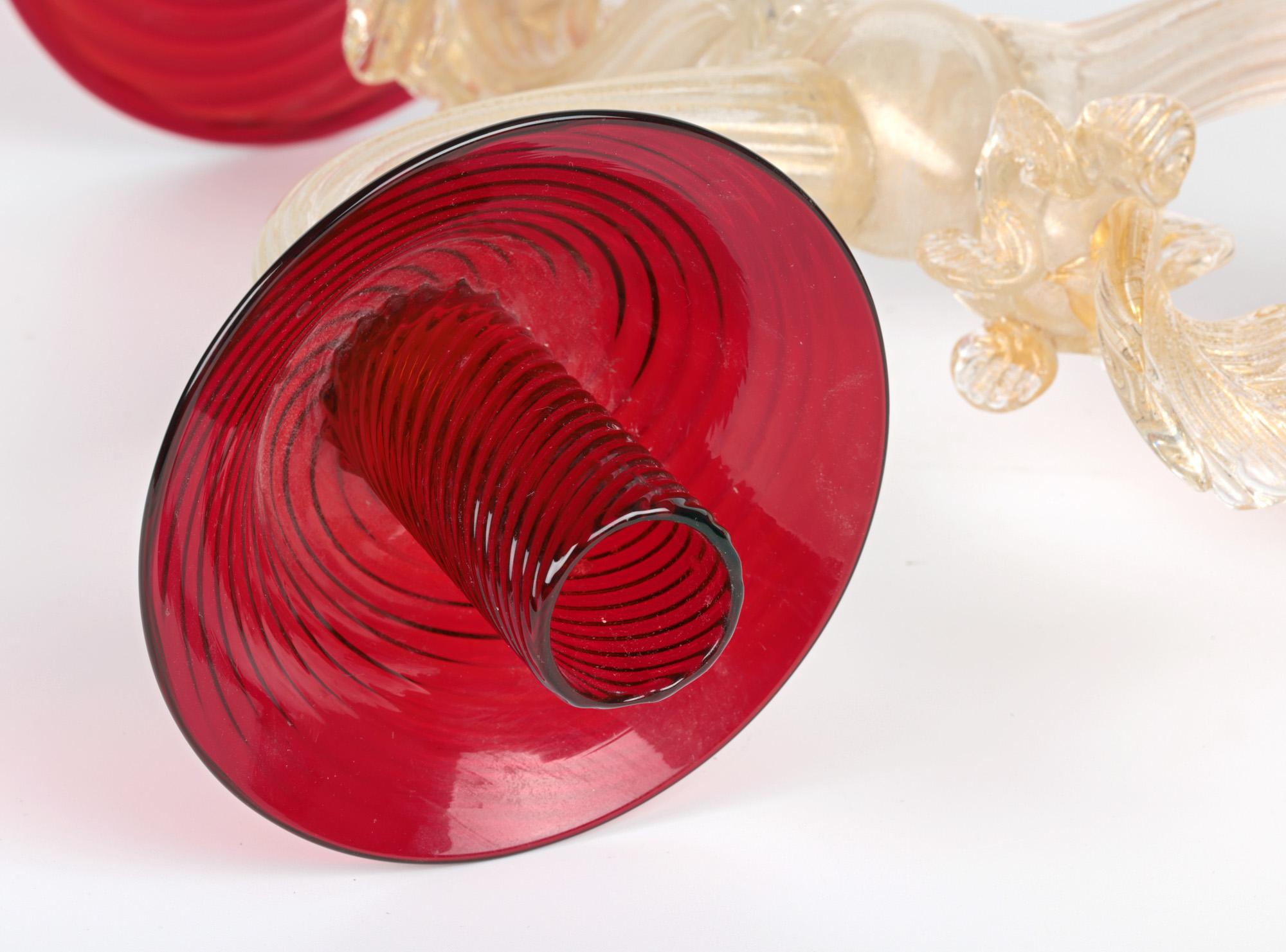 Lampada in vetro a due bracci con stelo di delfino di Murano del metà del secolo scorso in vendita 7