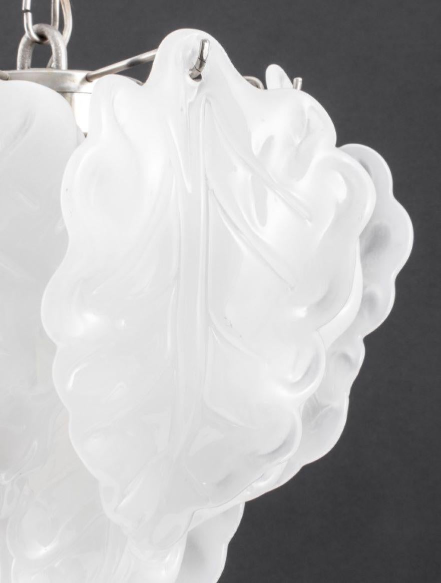 Murano Mid-Century Modern Glass Leaf Pendant in White In Good Condition For Sale In New York, NY