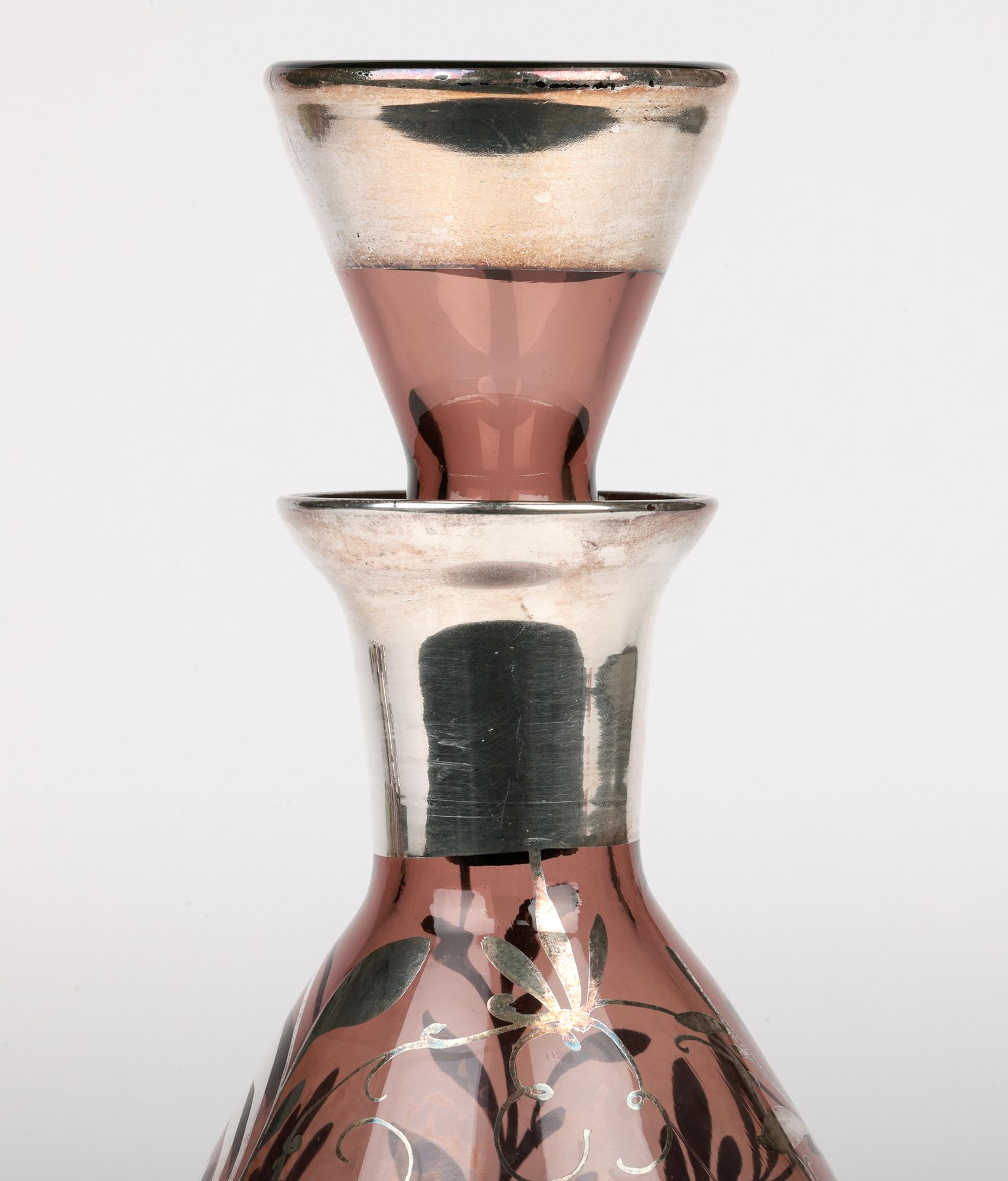 Mid-Century Modern Carafe et verres à liqueur en verre superposé du milieu du siècle à Murano en vente