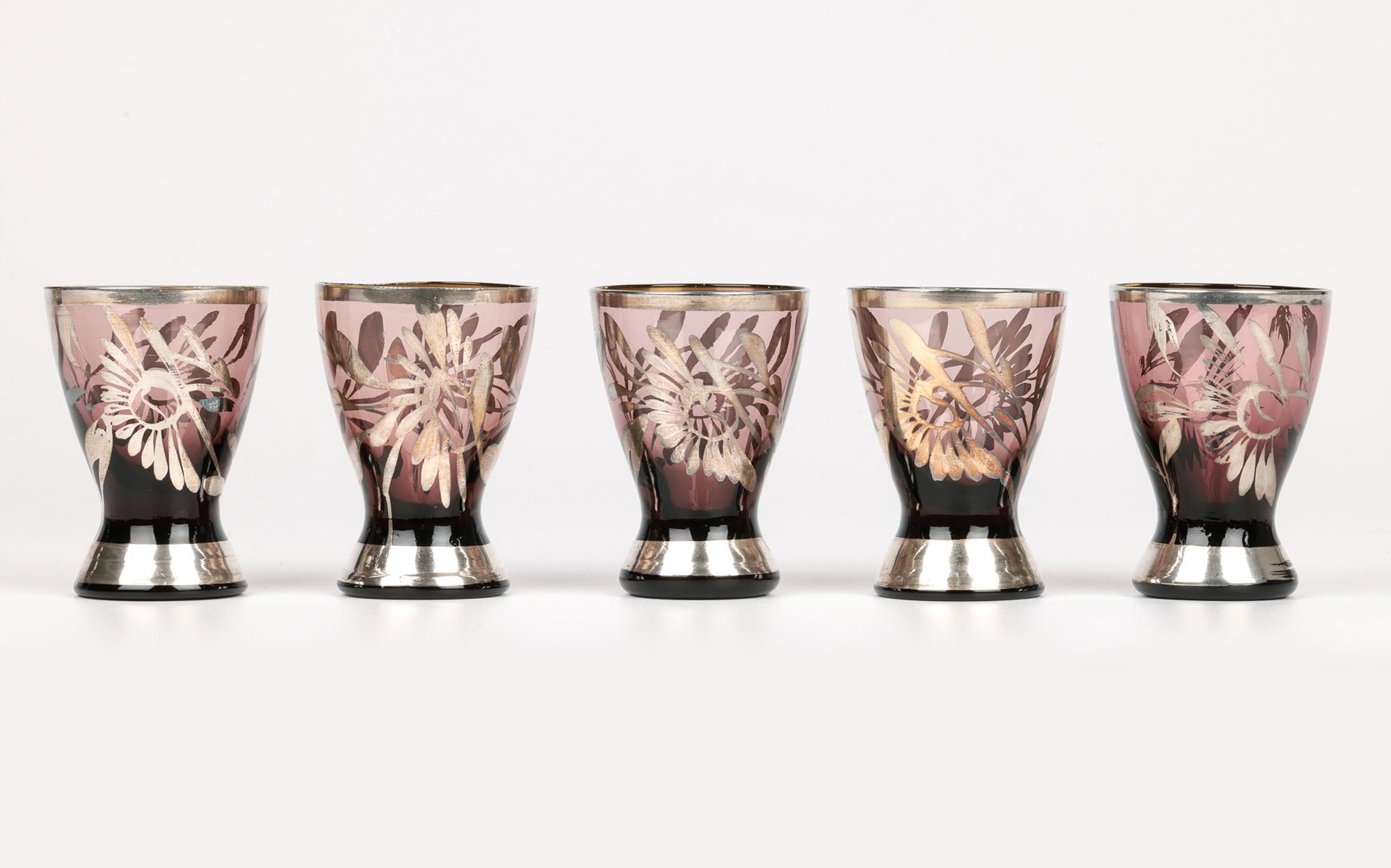 Fait main Carafe et verres à liqueur en verre superposé du milieu du siècle à Murano en vente