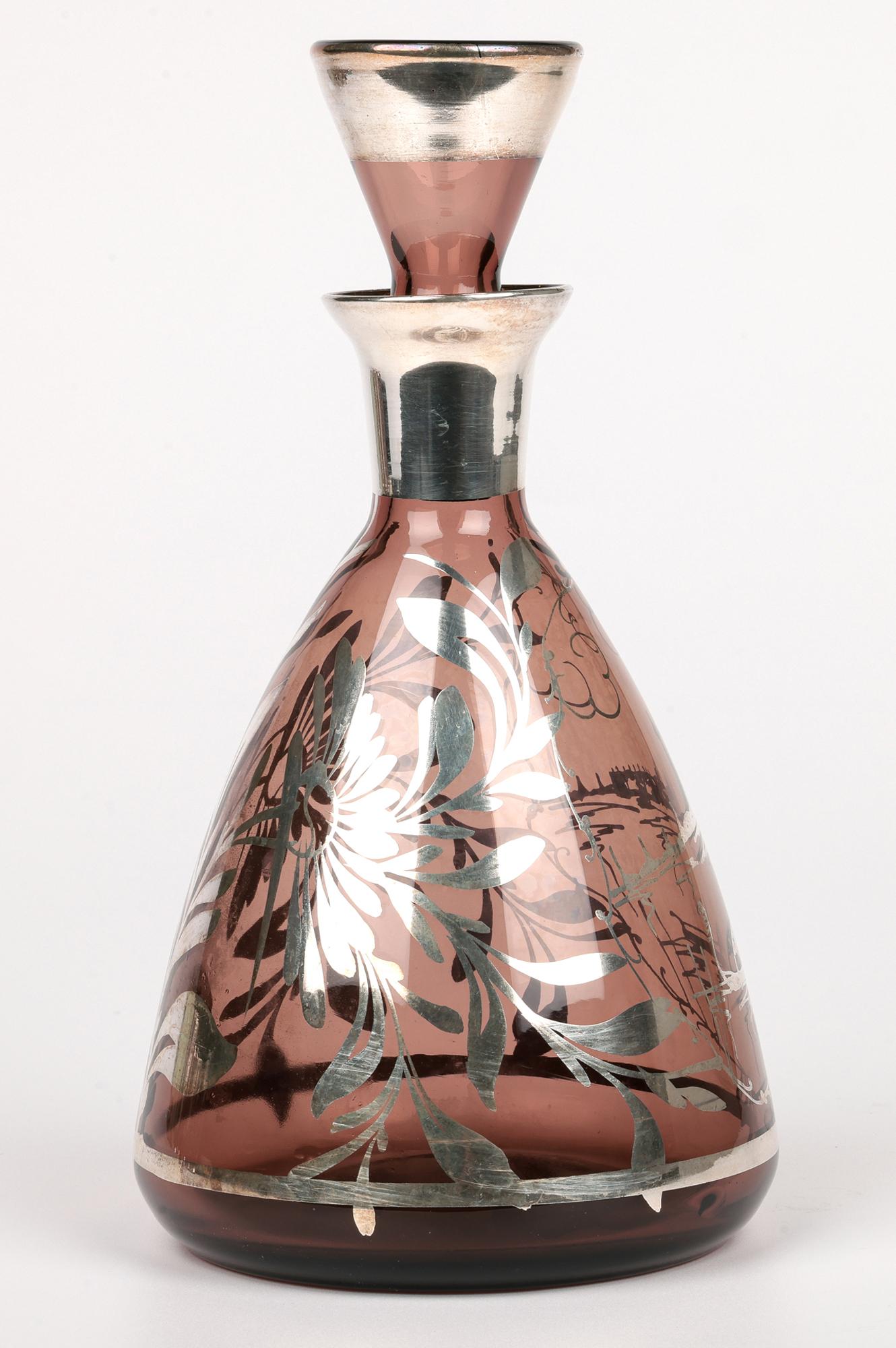 20ième siècle Carafe et verres à liqueur en verre superposé du milieu du siècle à Murano en vente
