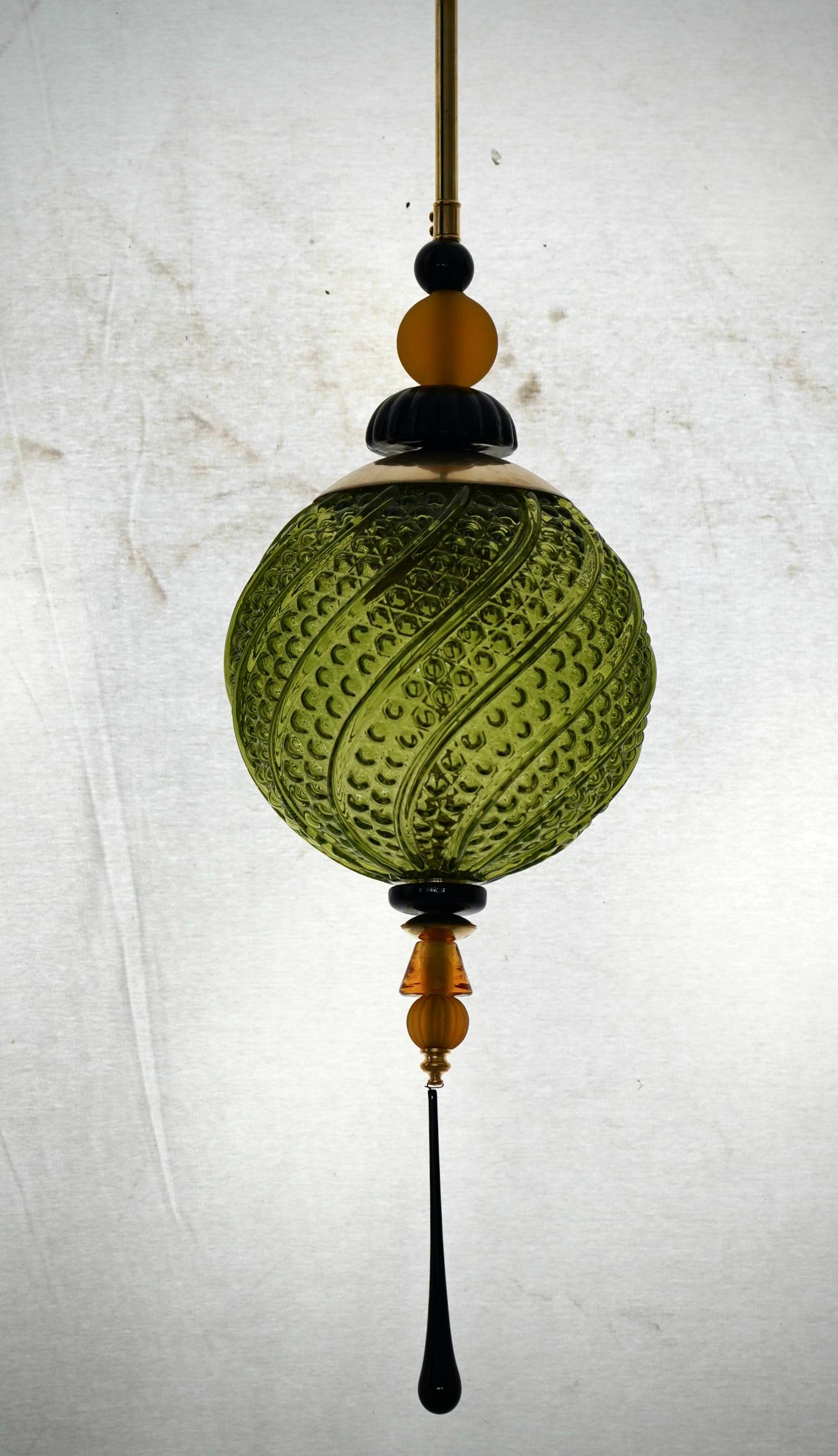 Mid-Century moderno Lanterne italiane in vetro verde soffiato di Murano del Medioevo, 2000 in vendita