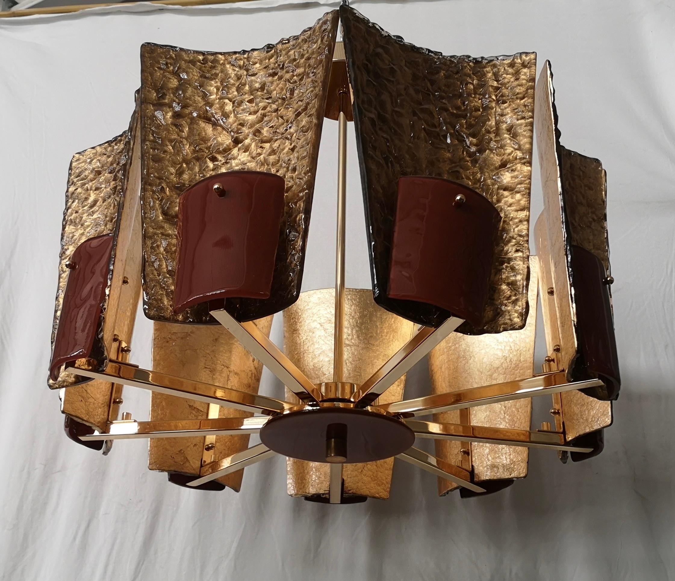 Murano MidCentury Glass and Brass Chandelier, 2020 In Good Condition For Sale In Rome, IT