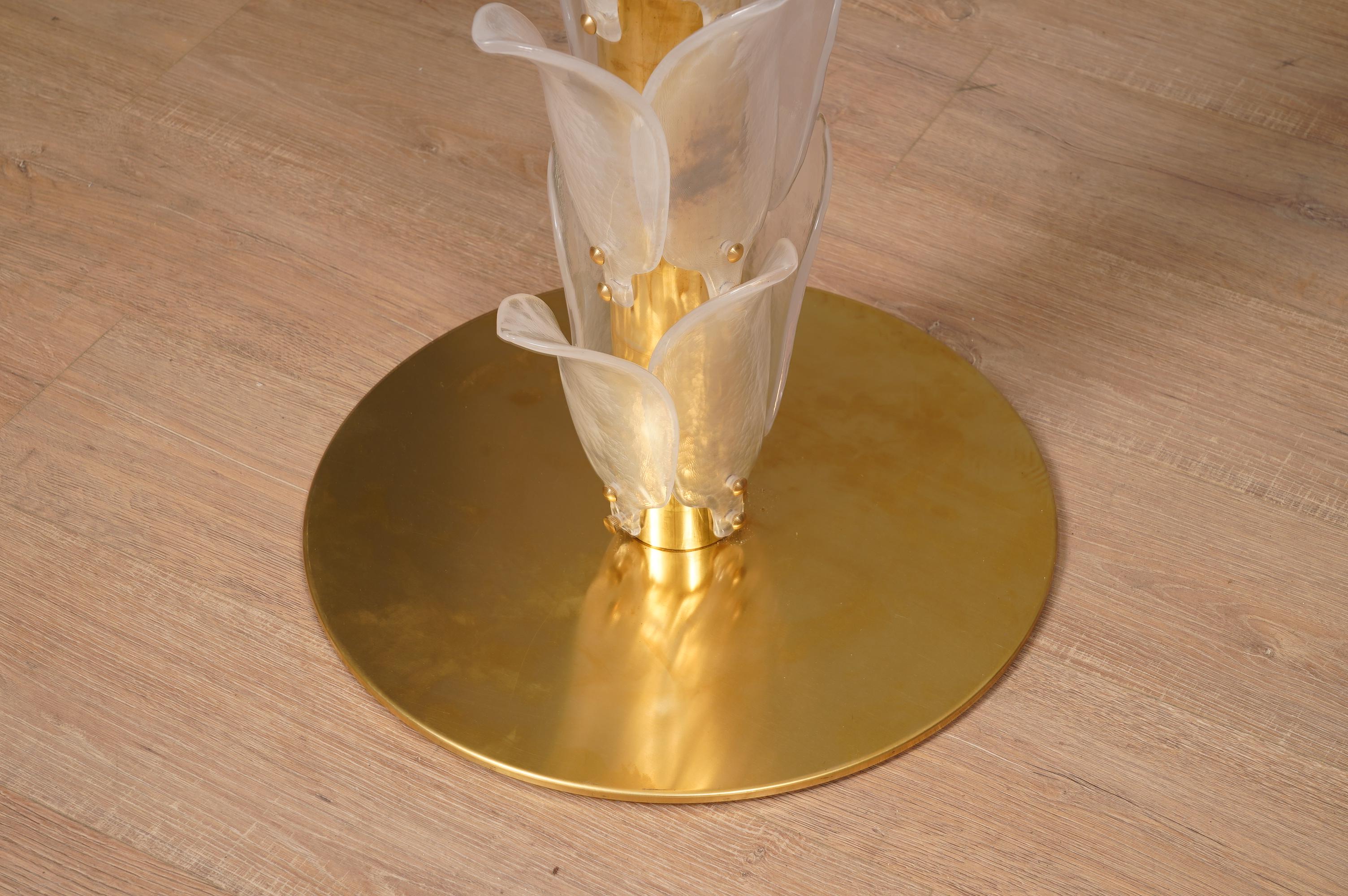 Lámpara de pie de cristal y latón de Murano de mediados de siglo, 1980 en venta 4