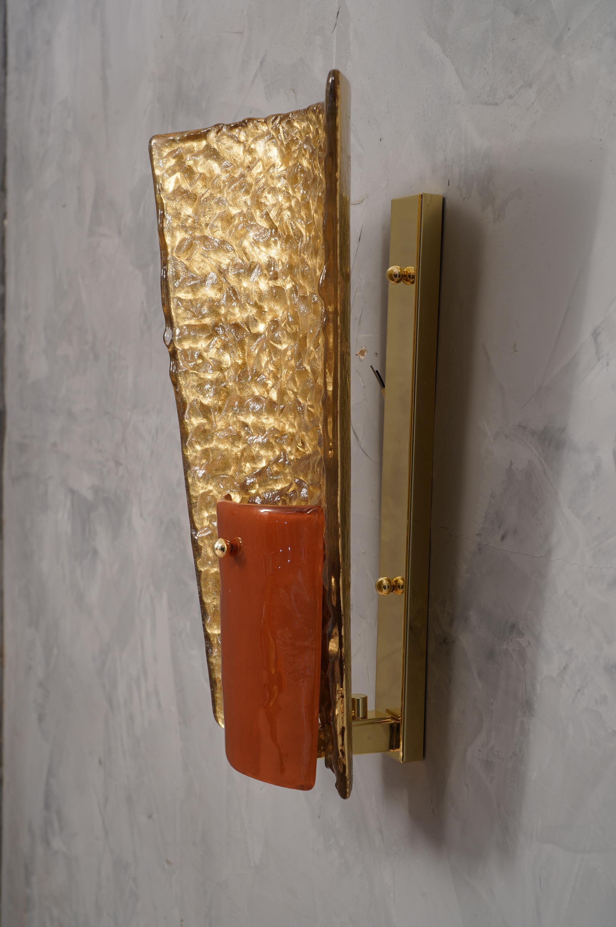 Murano MidCentury Glass and Brass Wall Light, 1980 In Good Condition For Sale In Rome, IT