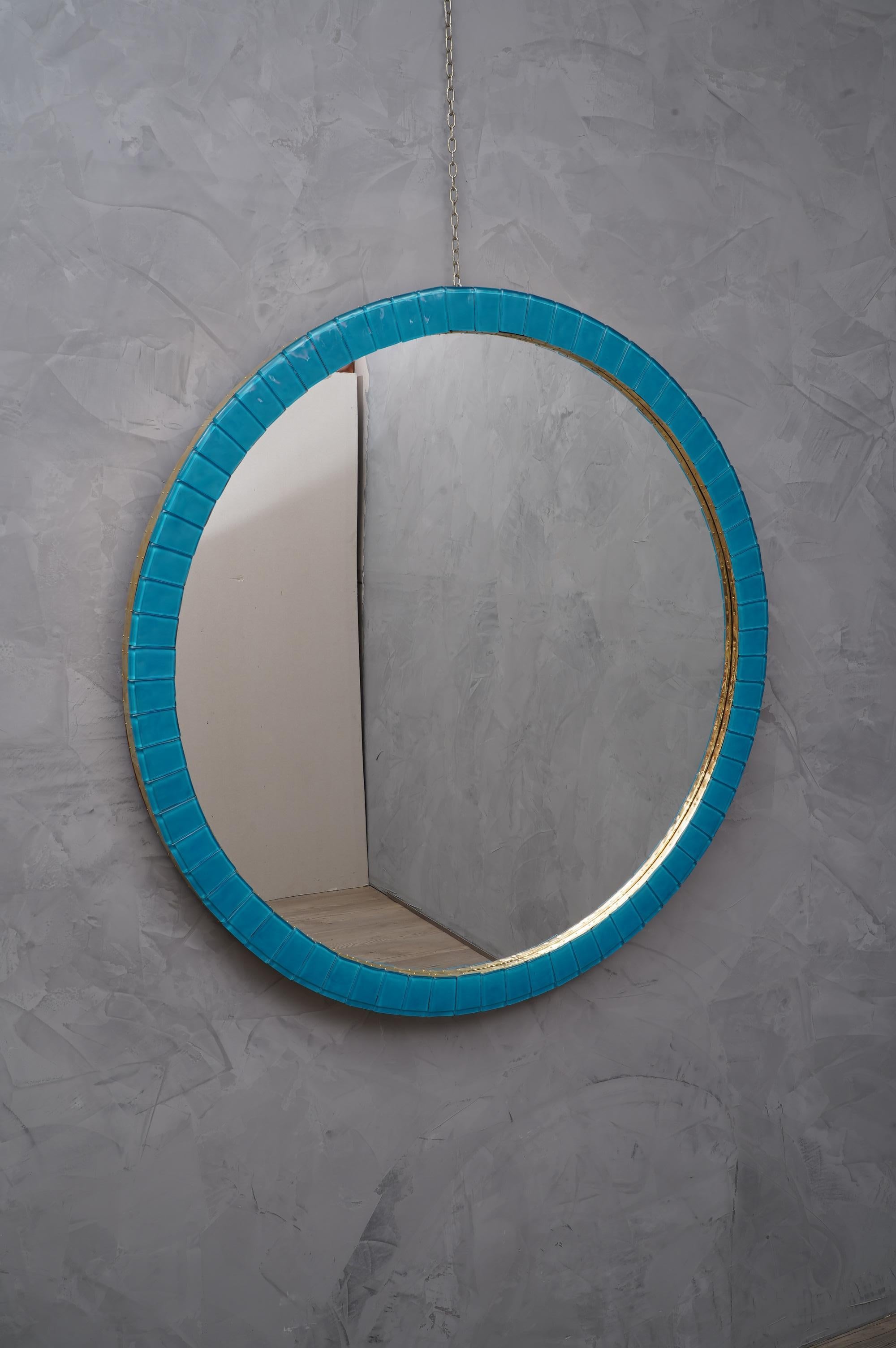 Murano Midcentury Round Blue Glass and Brass Wall Mirror, 1950 In Good Condition In Rome, IT