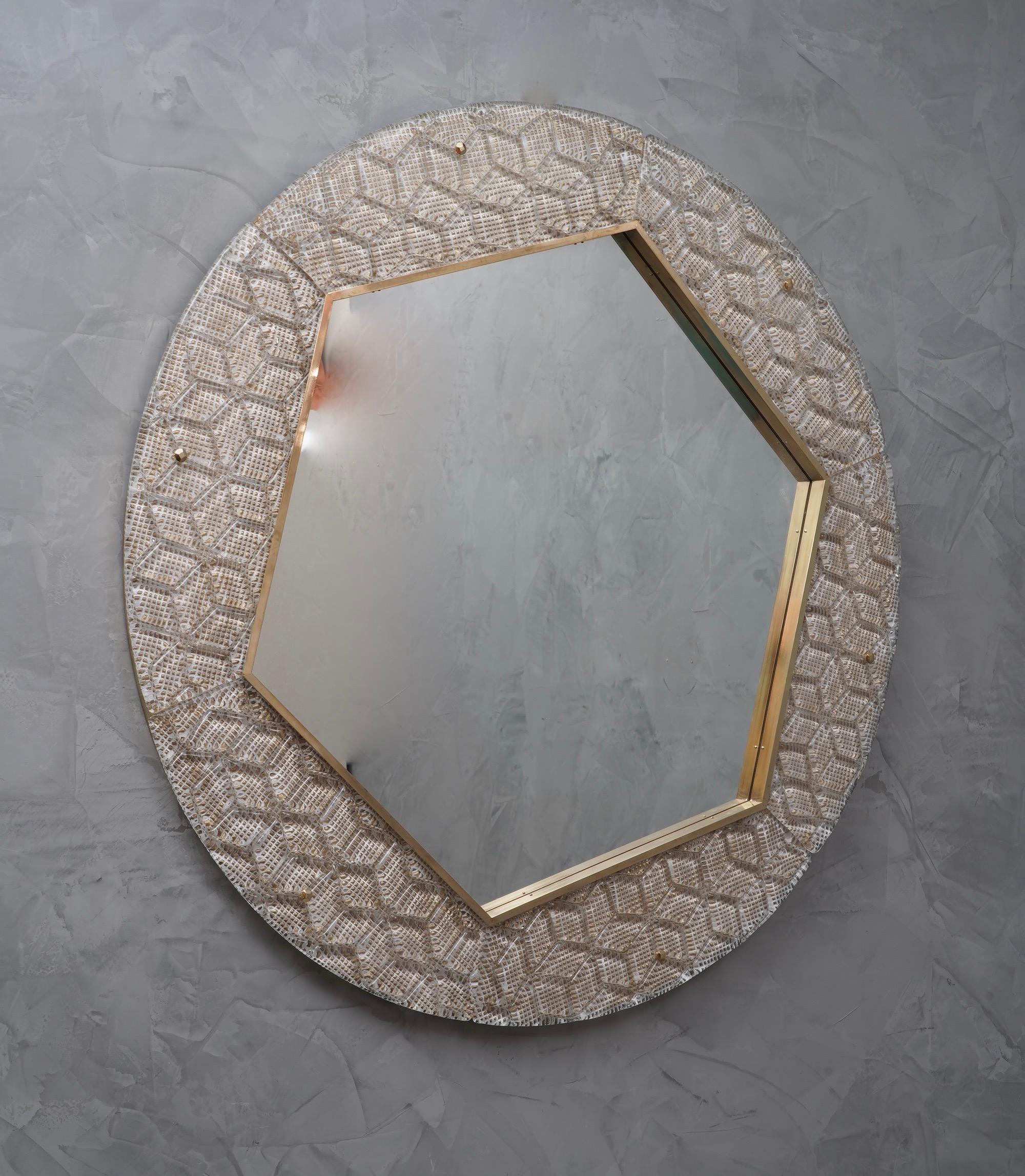 Murano Midcentury Round Glass and Brass Wall Mirror, 1980 In Good Condition In Rome, IT